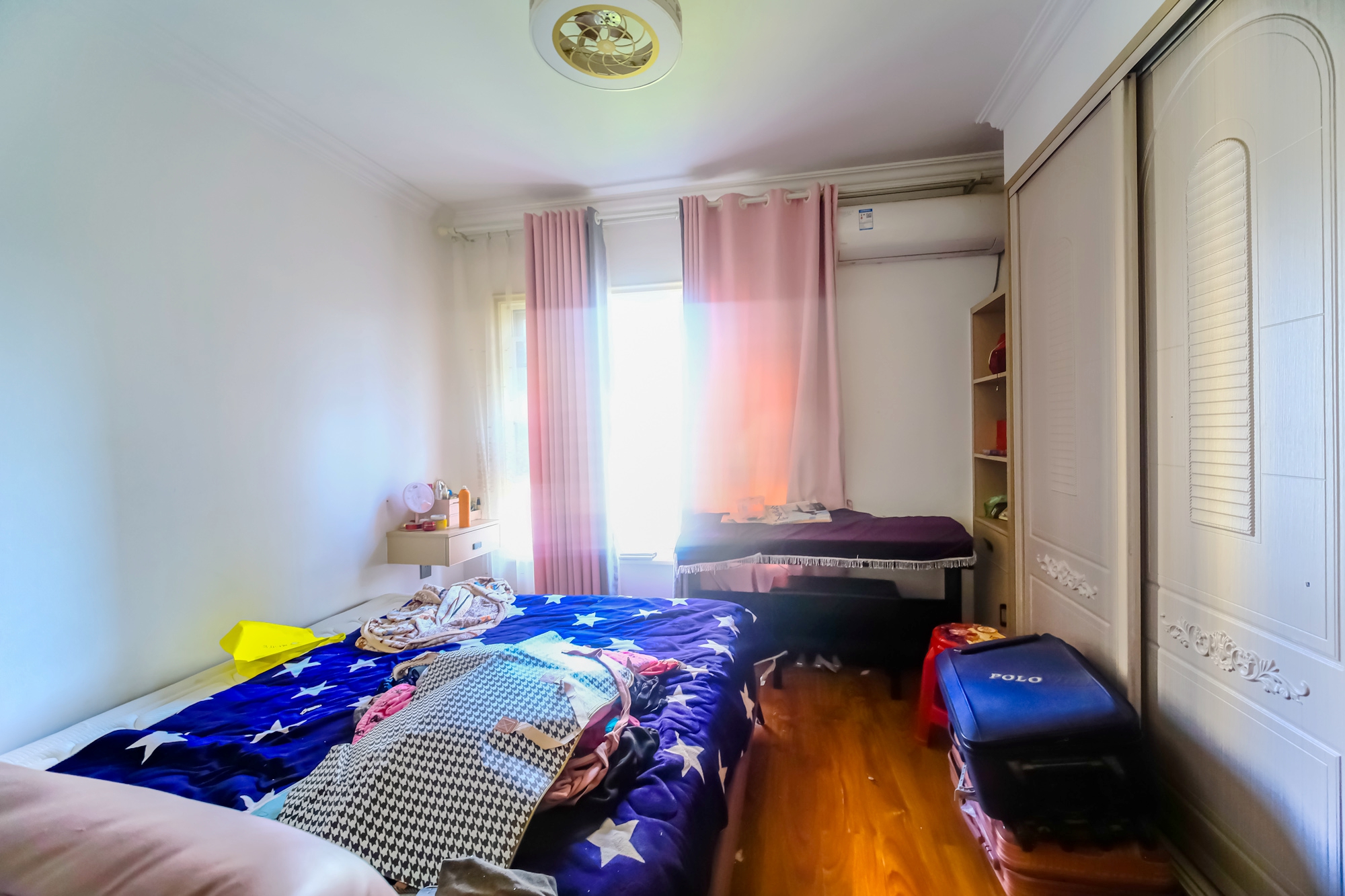 荣盛花语城 3室2厅2卫 85.8万 荣盛花语城 3室2厅2卫 85.8万卧室