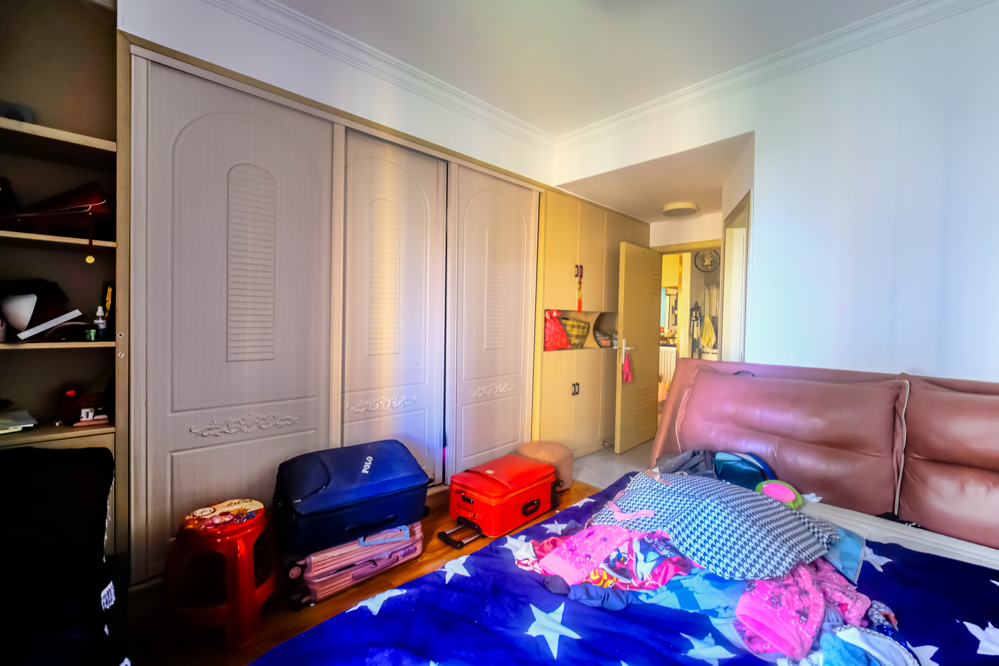 荣盛花语城 3室2厅2卫 85.8万 荣盛花语城 3室2厅2卫 85.8万卧室