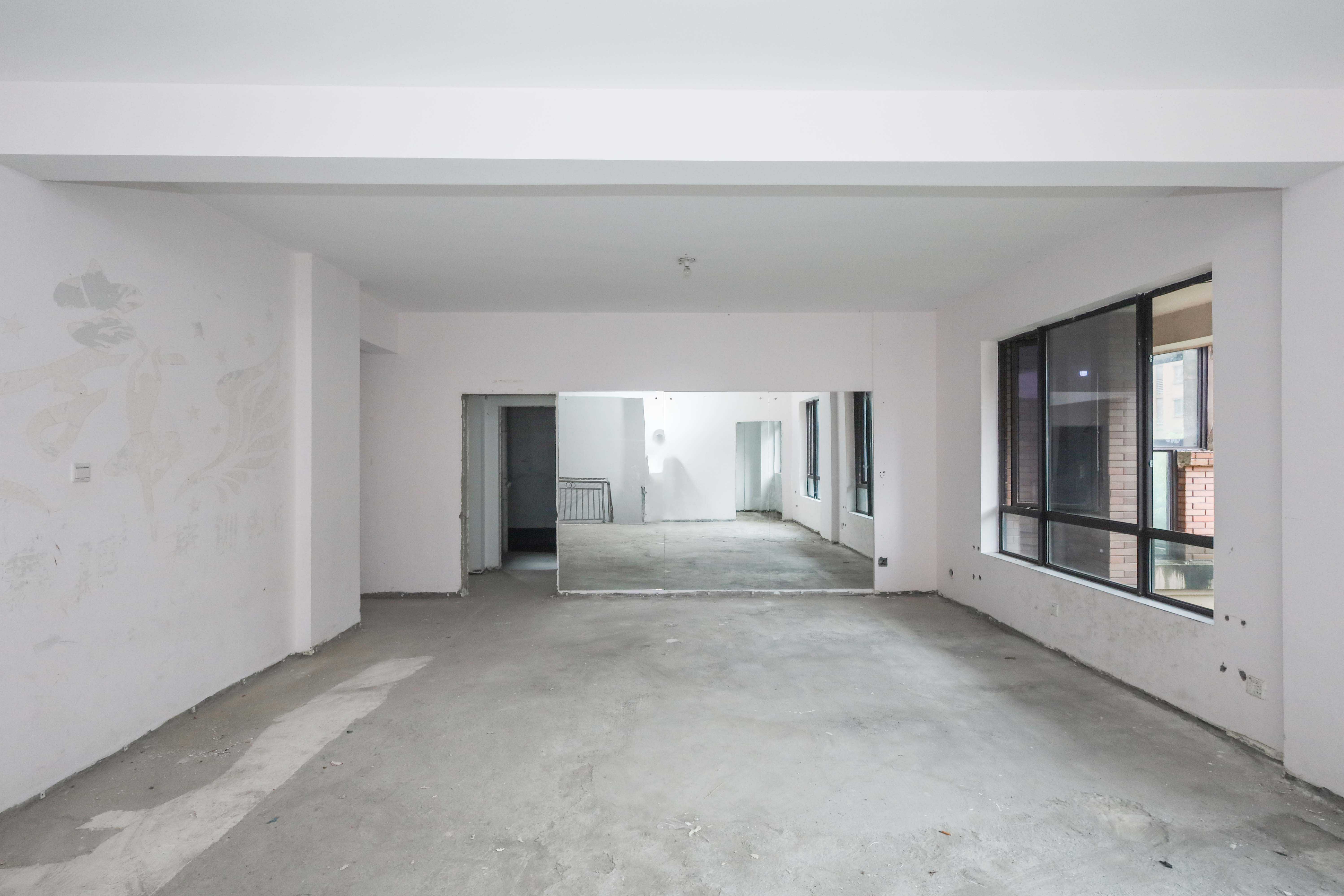 中冶中央公园 4室2厅2卫 210.00万 中冶中央公园 4室2厅2卫 210.00万客厅