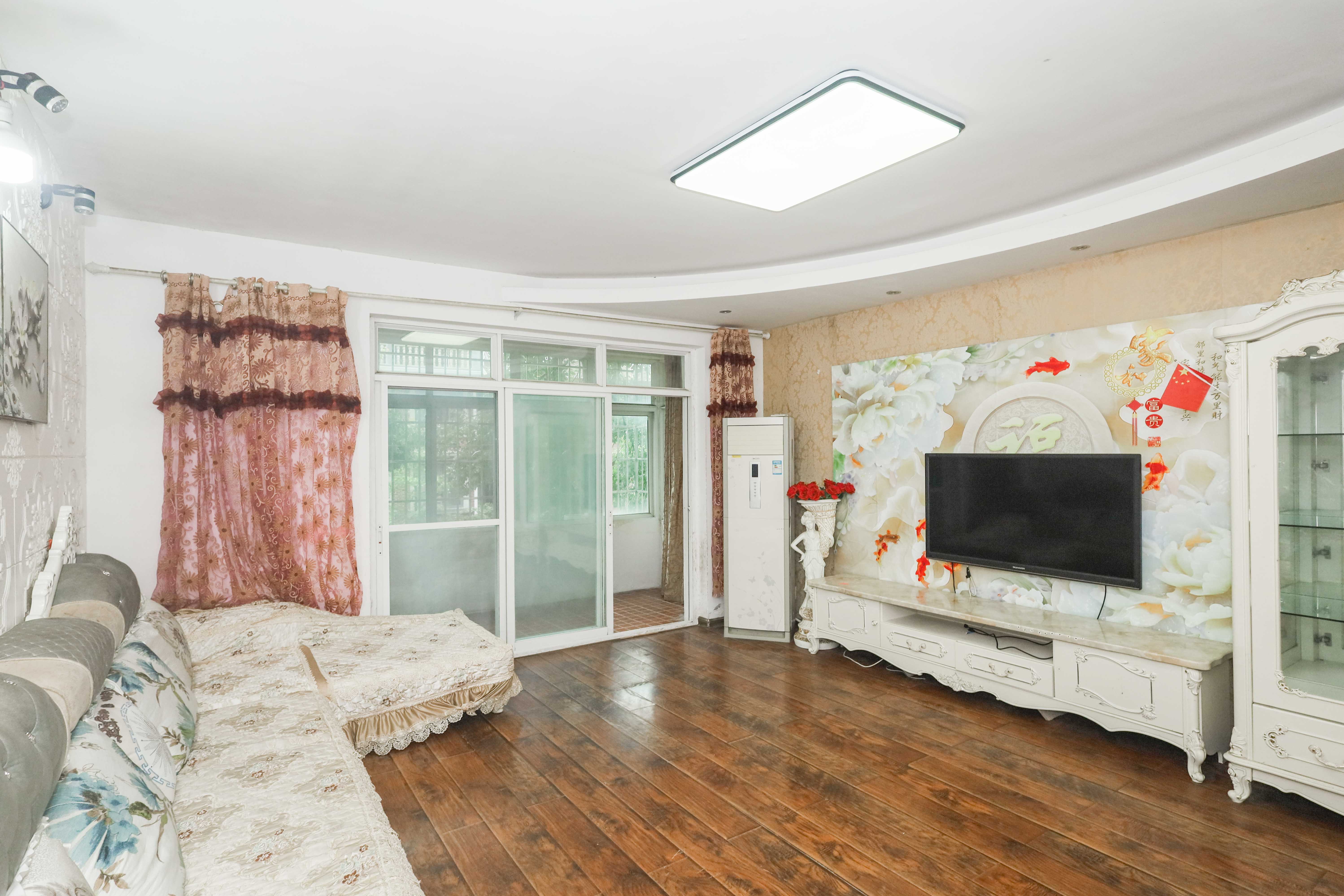 山水英伦 2室1厅1卫 64.0万 山水英伦 2室1厅1卫 64.0万客厅