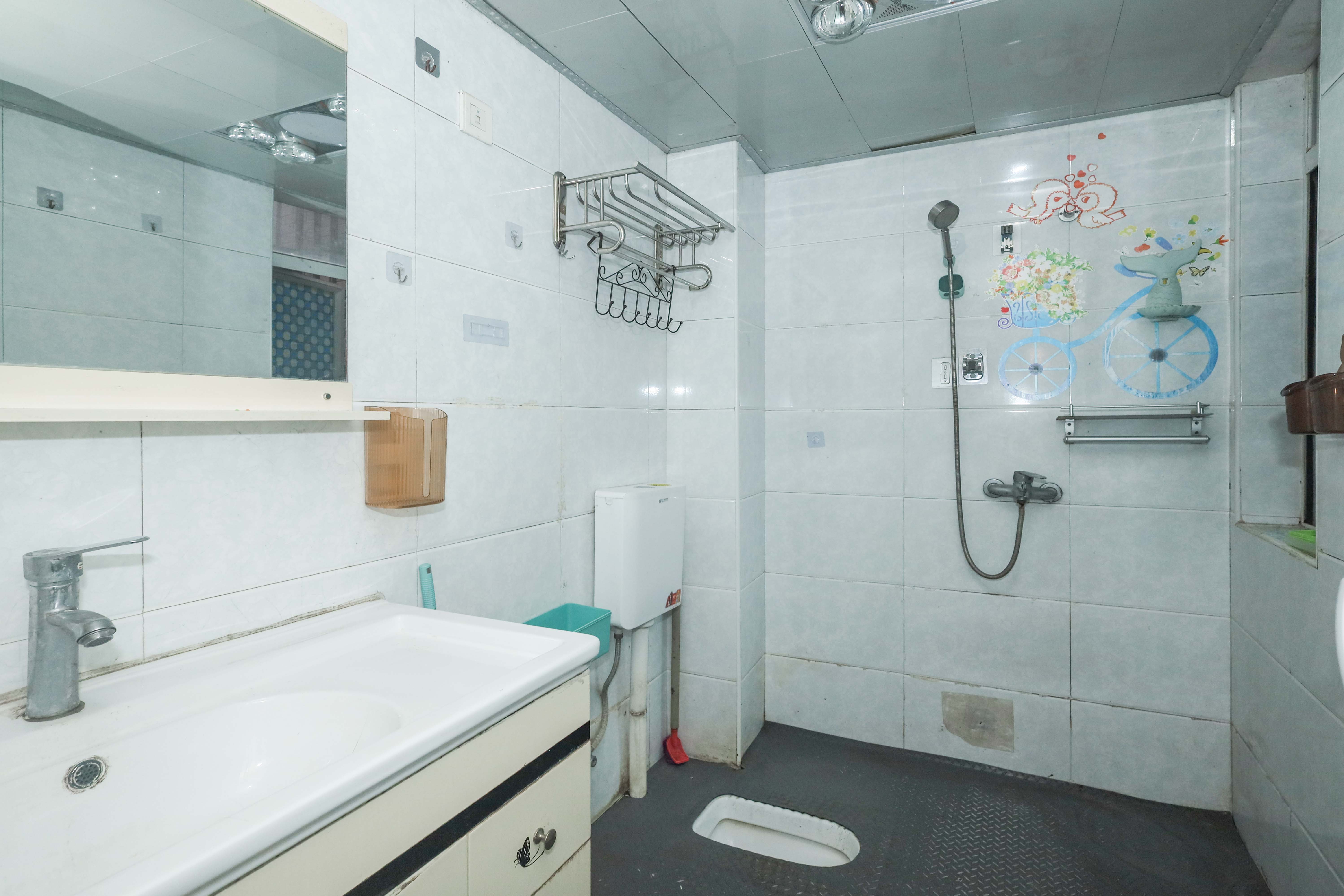 山水英伦 2室1厅1卫 64.0万 山水英伦 2室1厅1卫 64.0万卫生间