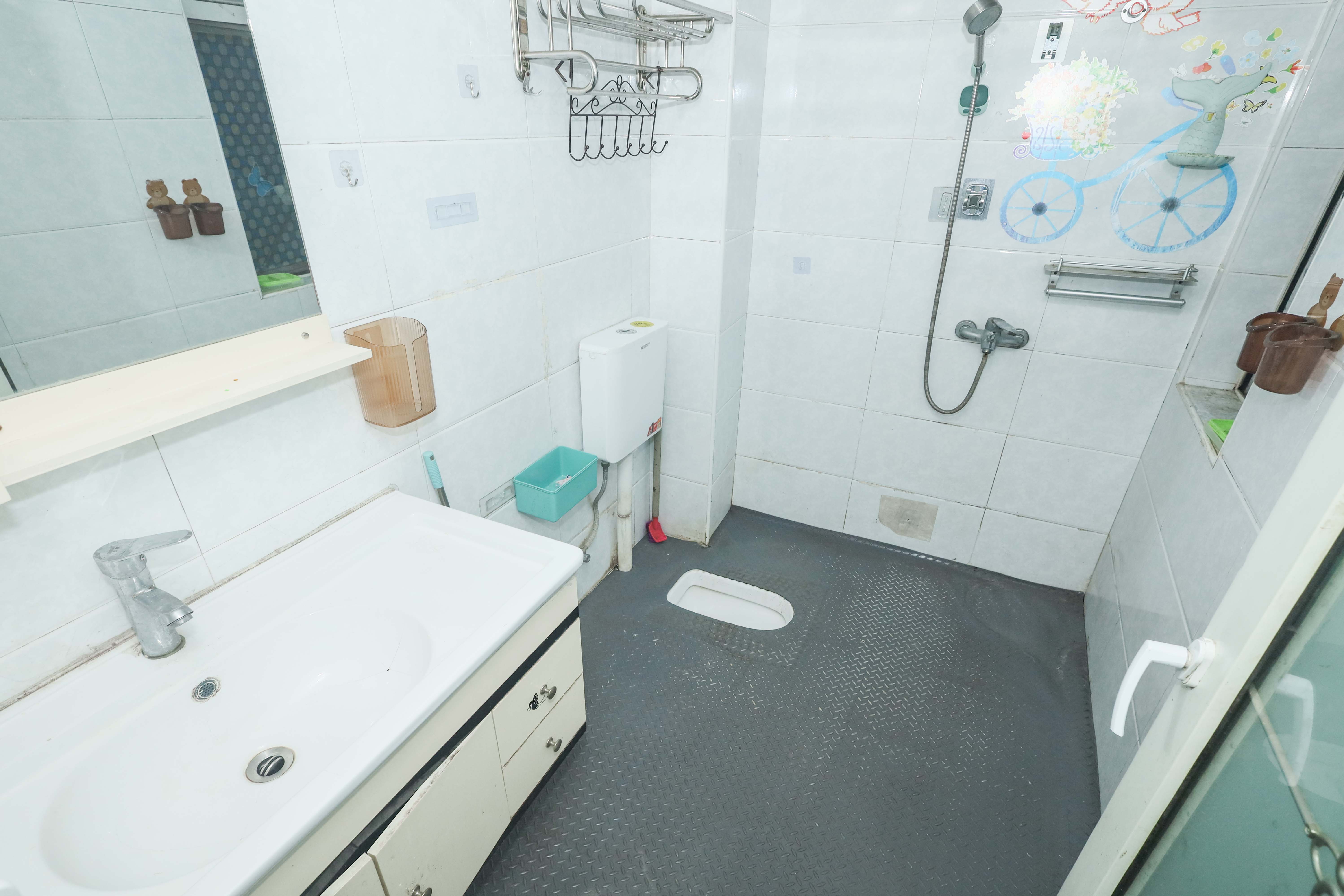 山水英伦 2室1厅1卫 64.0万 山水英伦 2室1厅1卫 64.0万卫生间