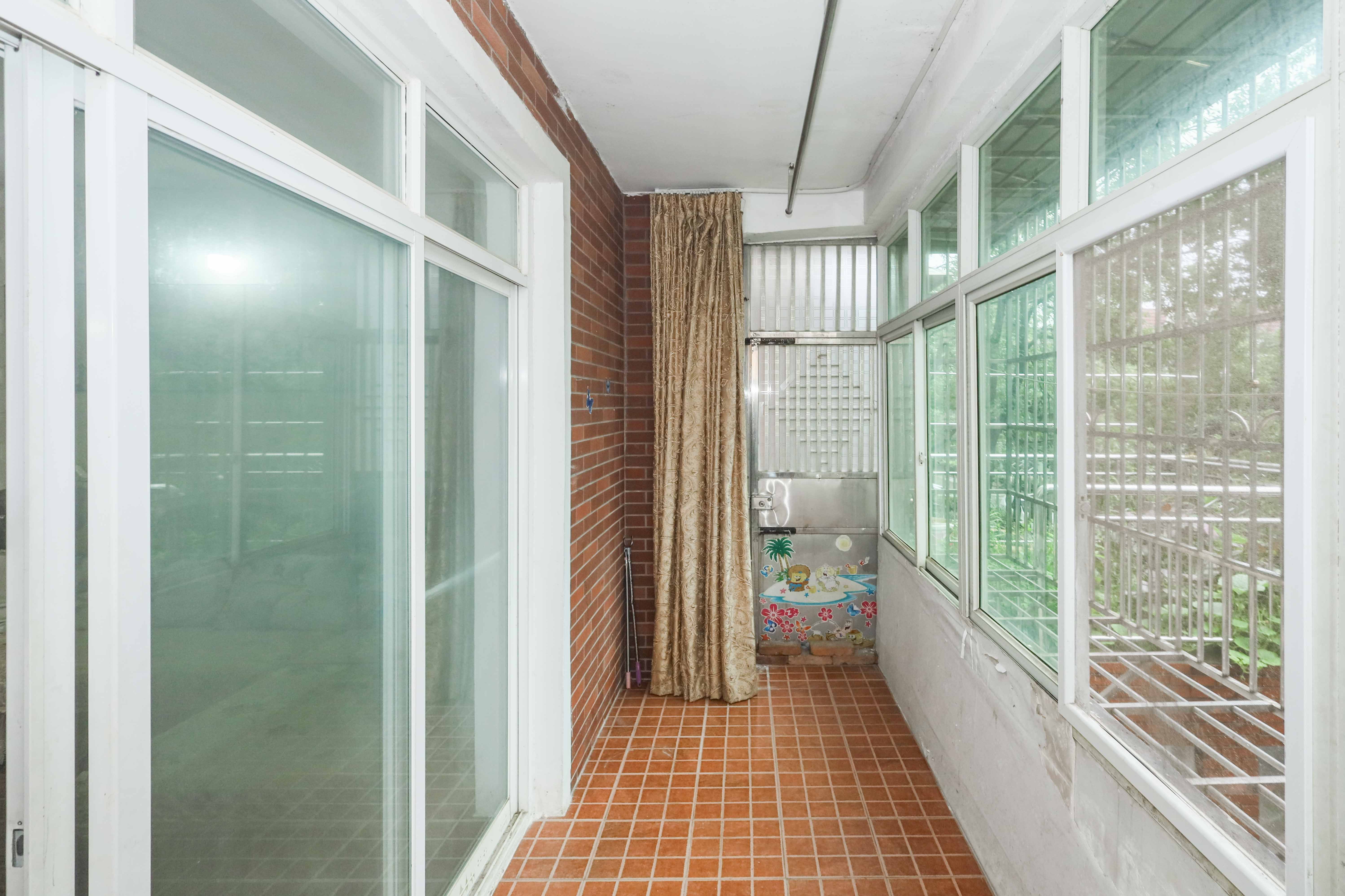 山水英伦 2室1厅1卫 64.0万 山水英伦 2室1厅1卫 64.0万阳台