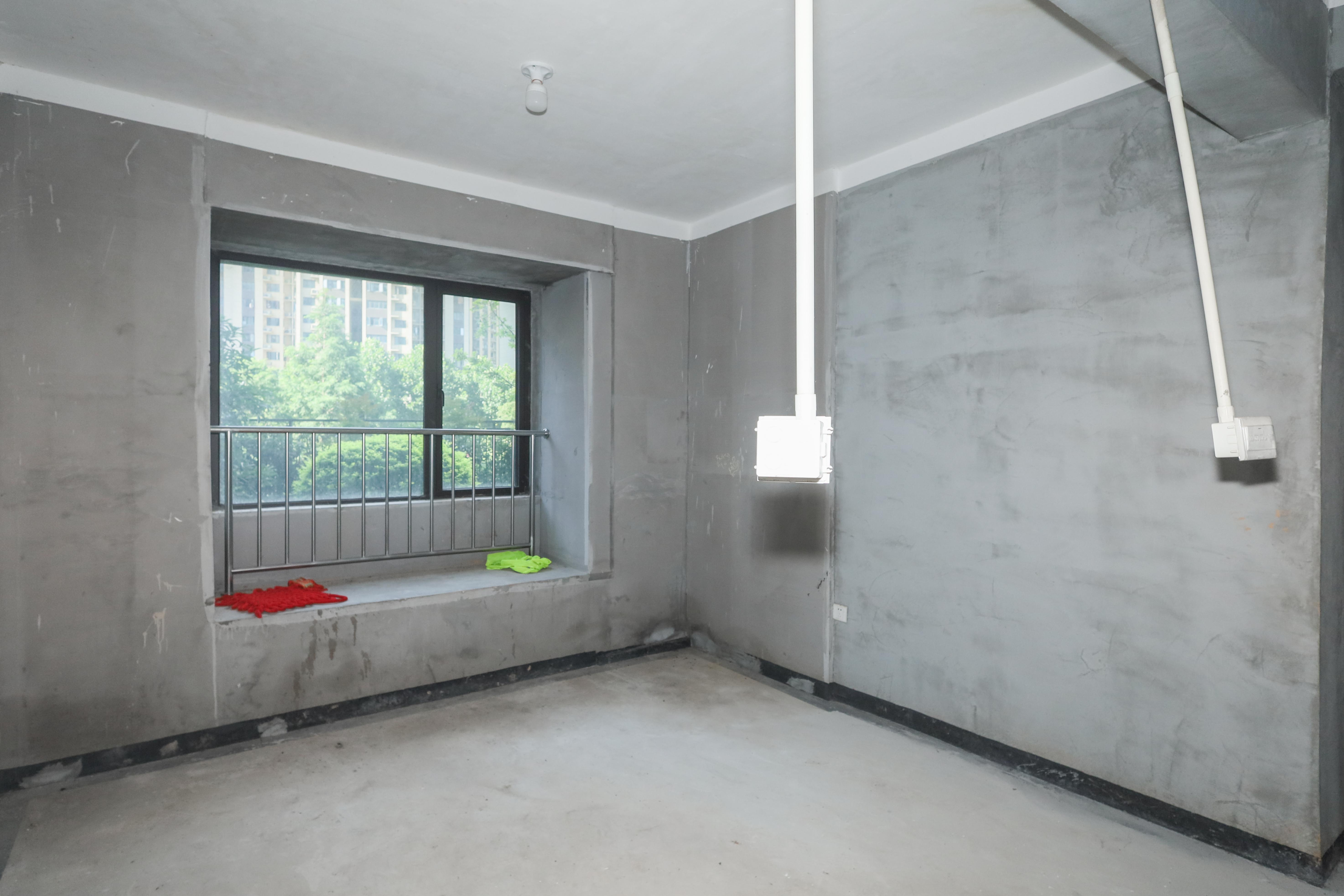 建发央著  4室2厅1卫    195.0万卧室