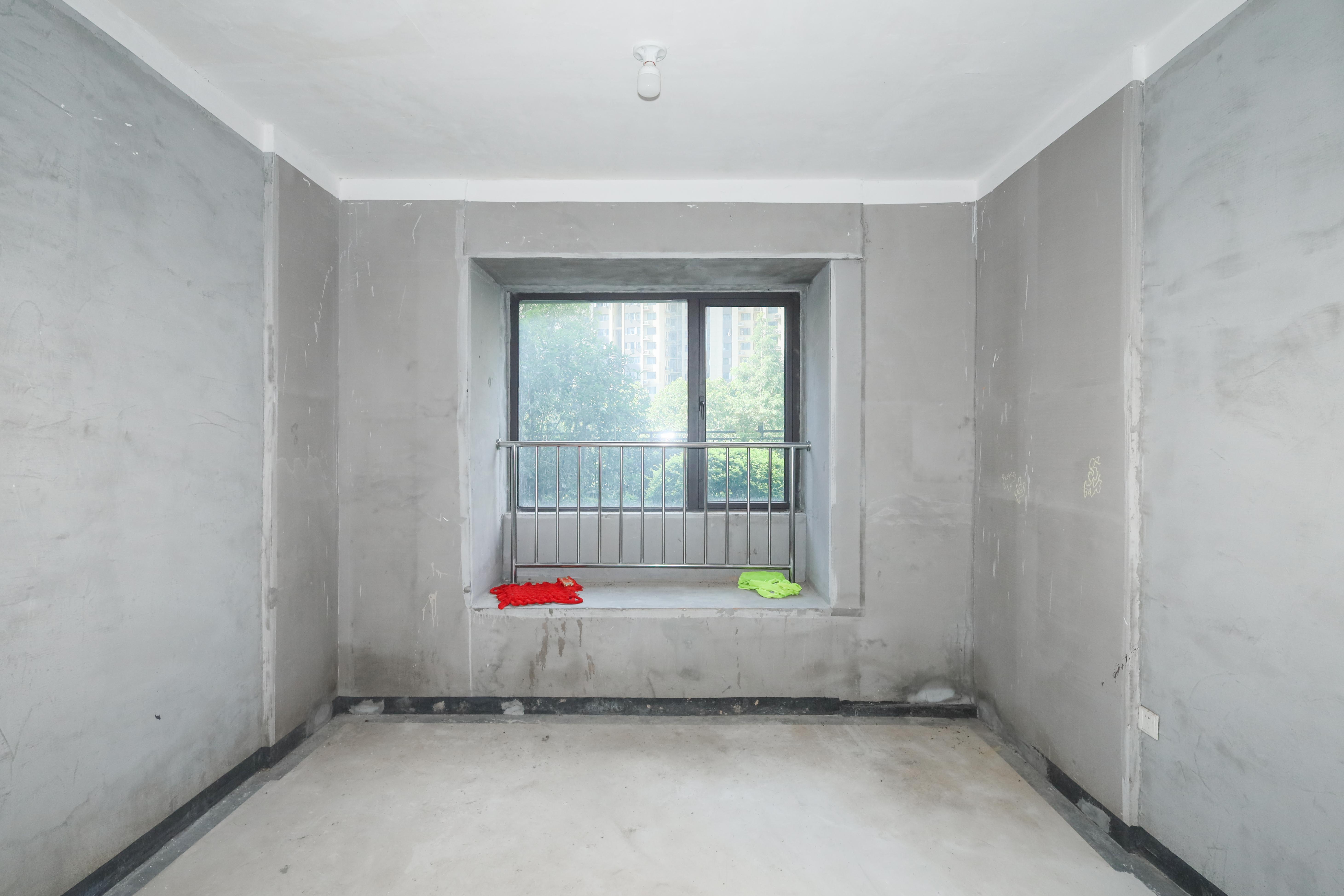建发央著  4室2厅1卫    195.0万卧室