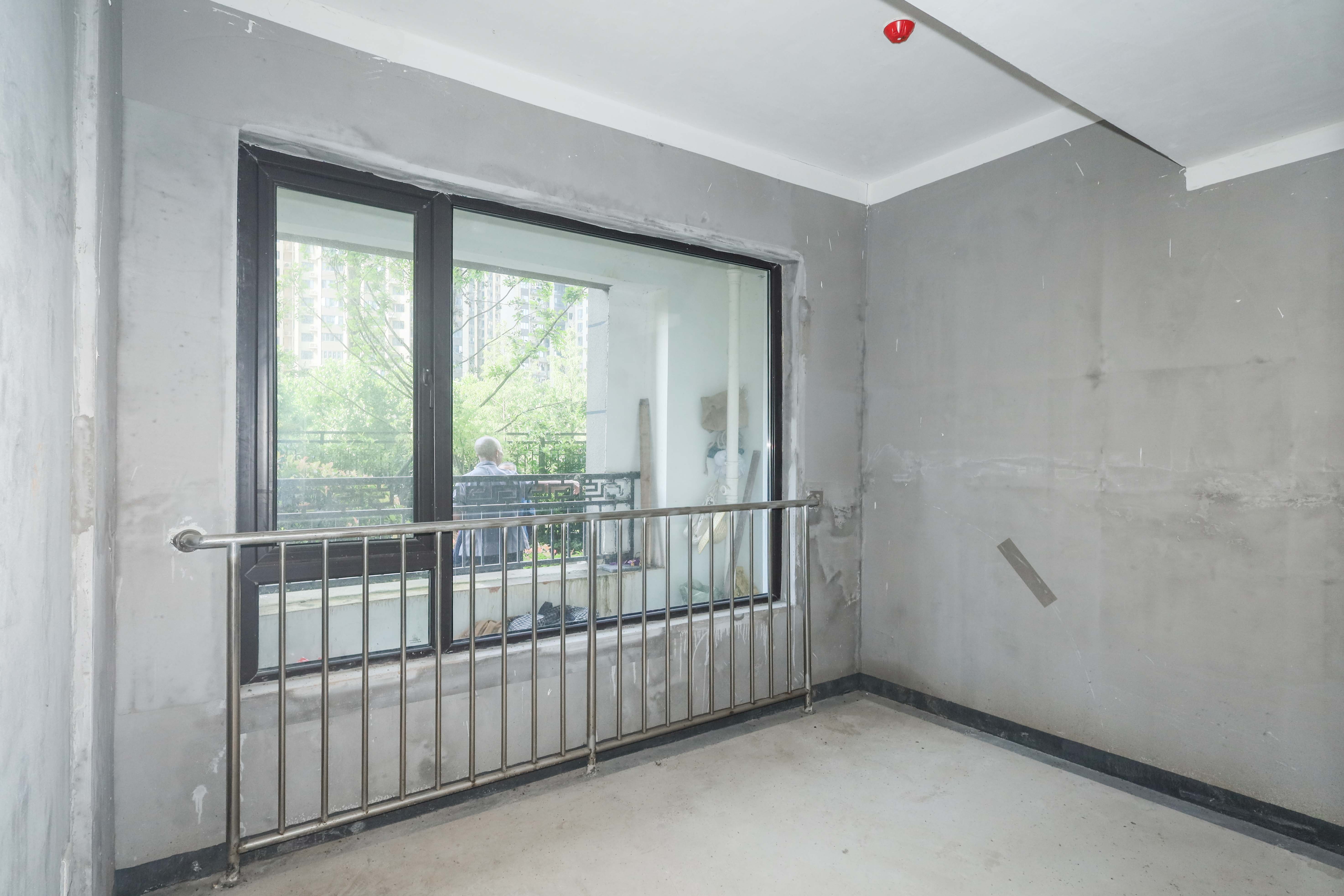 建发央著  4室2厅1卫    195.0万卧室