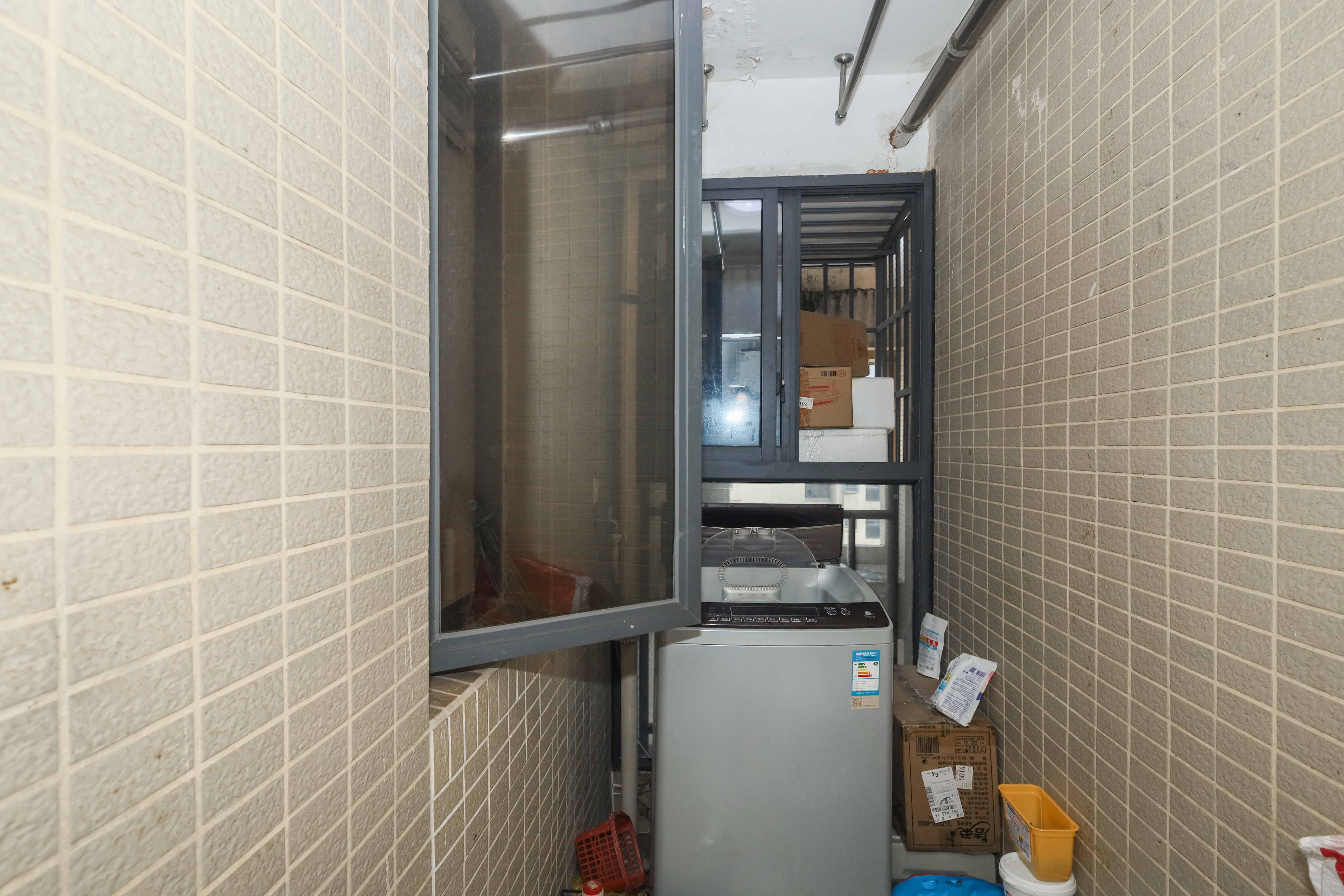 保利麓谷林语C区  2室2厅1卫   91.80万厨房