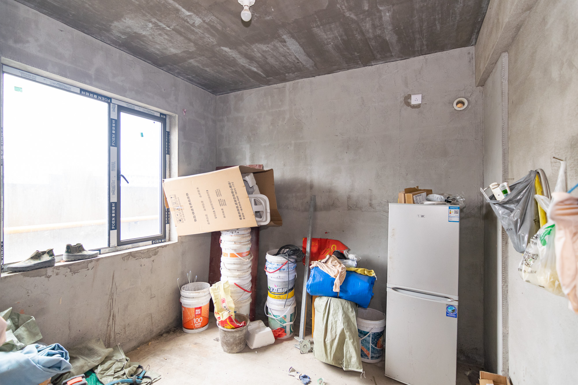 澳海望洲府  3室2厅2卫    69.8万卧室