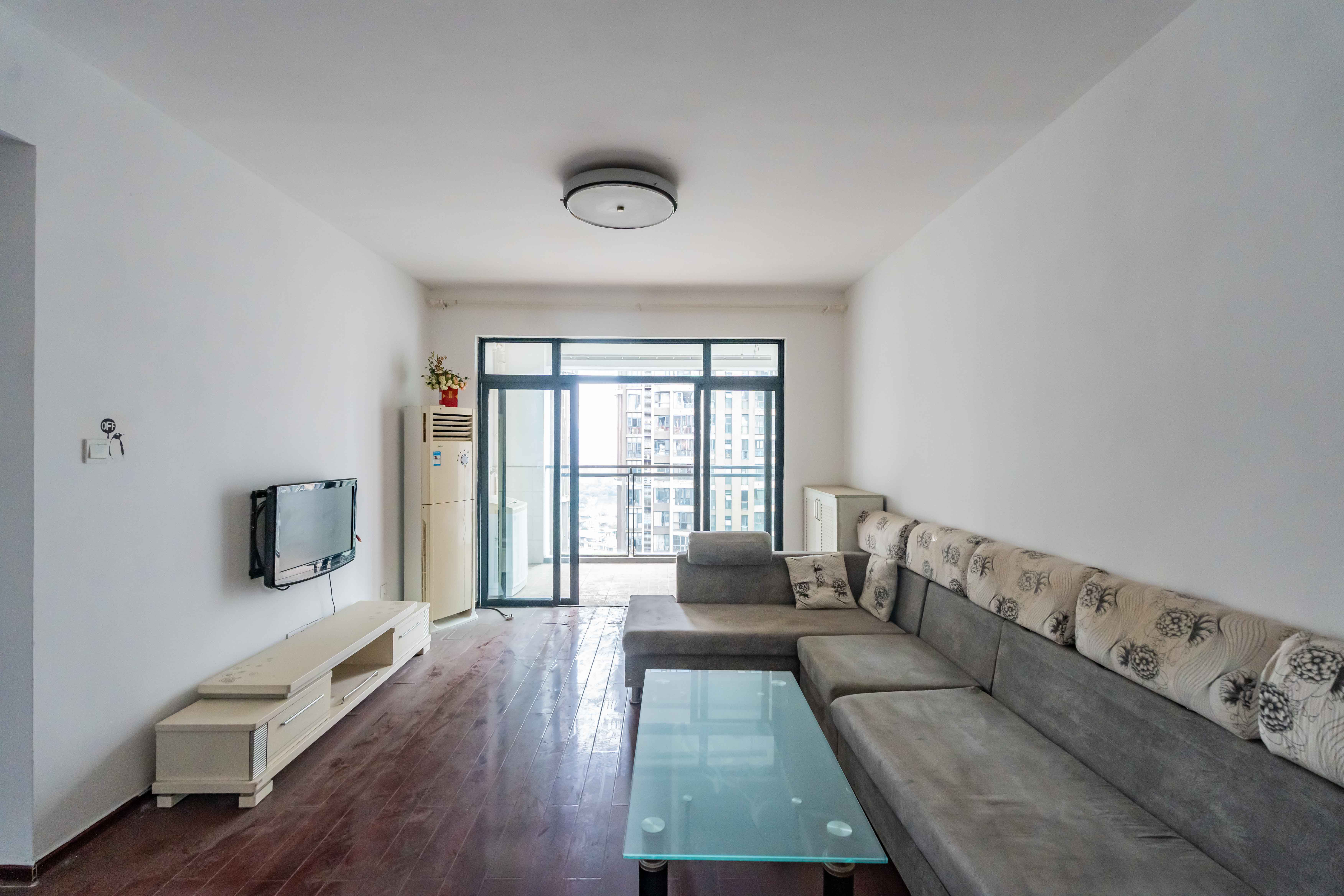 藏珑湖上国际花园  3室2厅1卫    78.0万 藏珑湖上国际花园  3室2厅1卫    78.0万