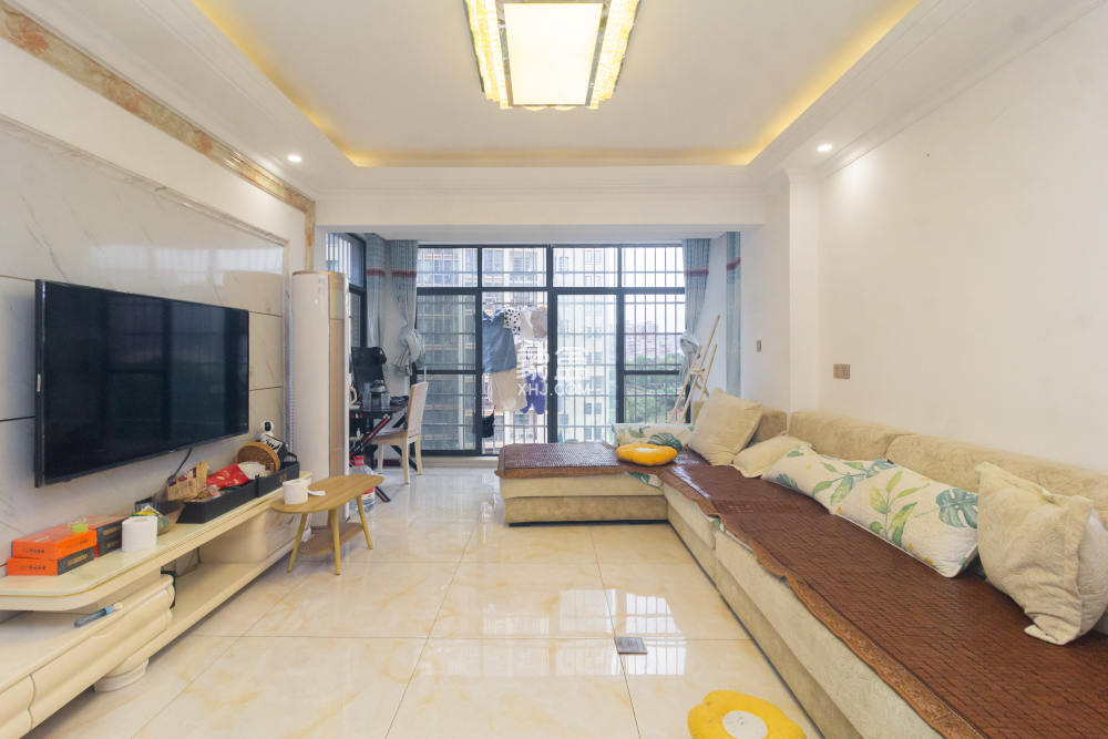 佳美紫郡  3室2厅1卫    81.0万