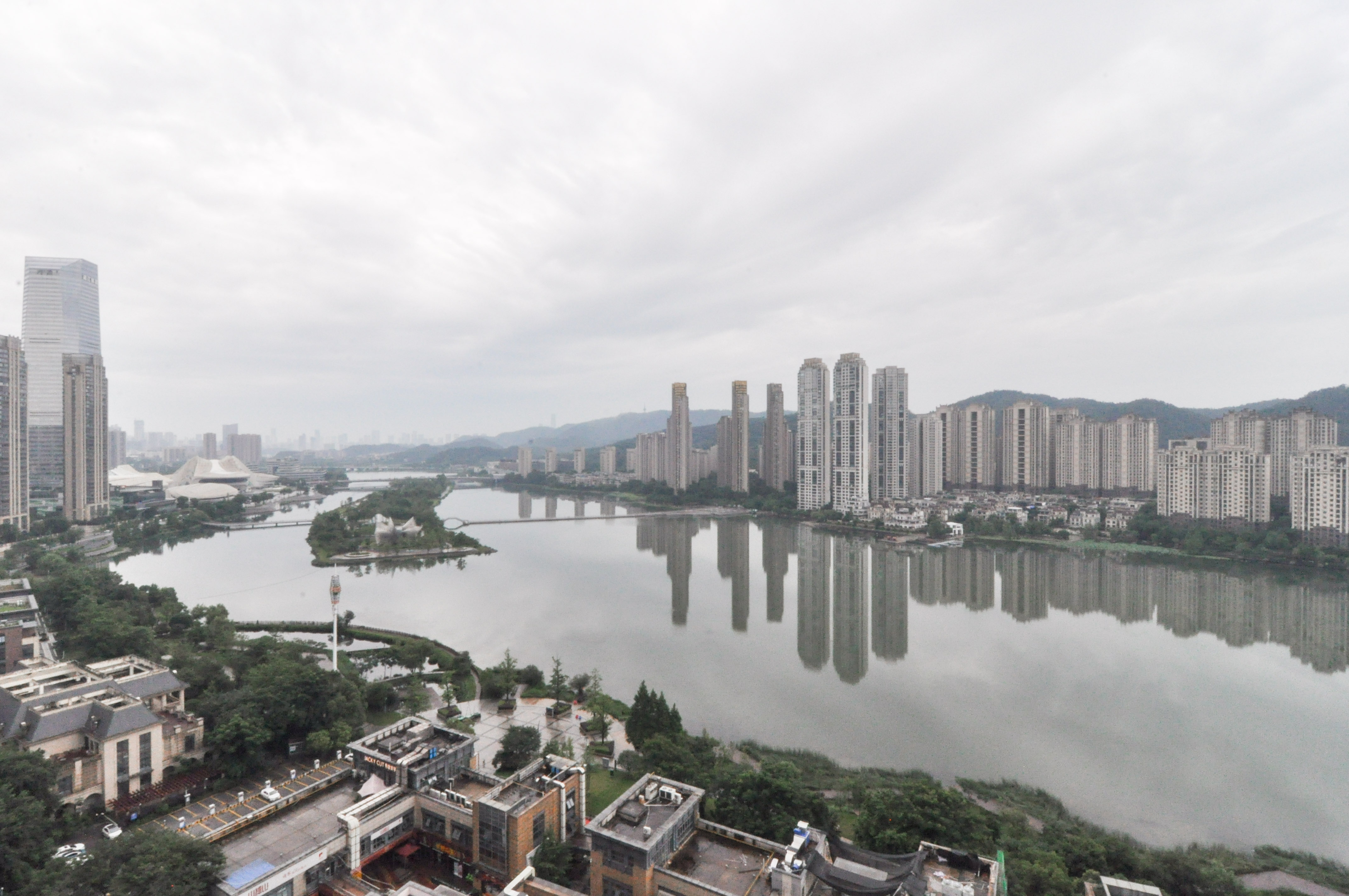 中建梅溪湖中心  5室2厅3卫    387.97万其他