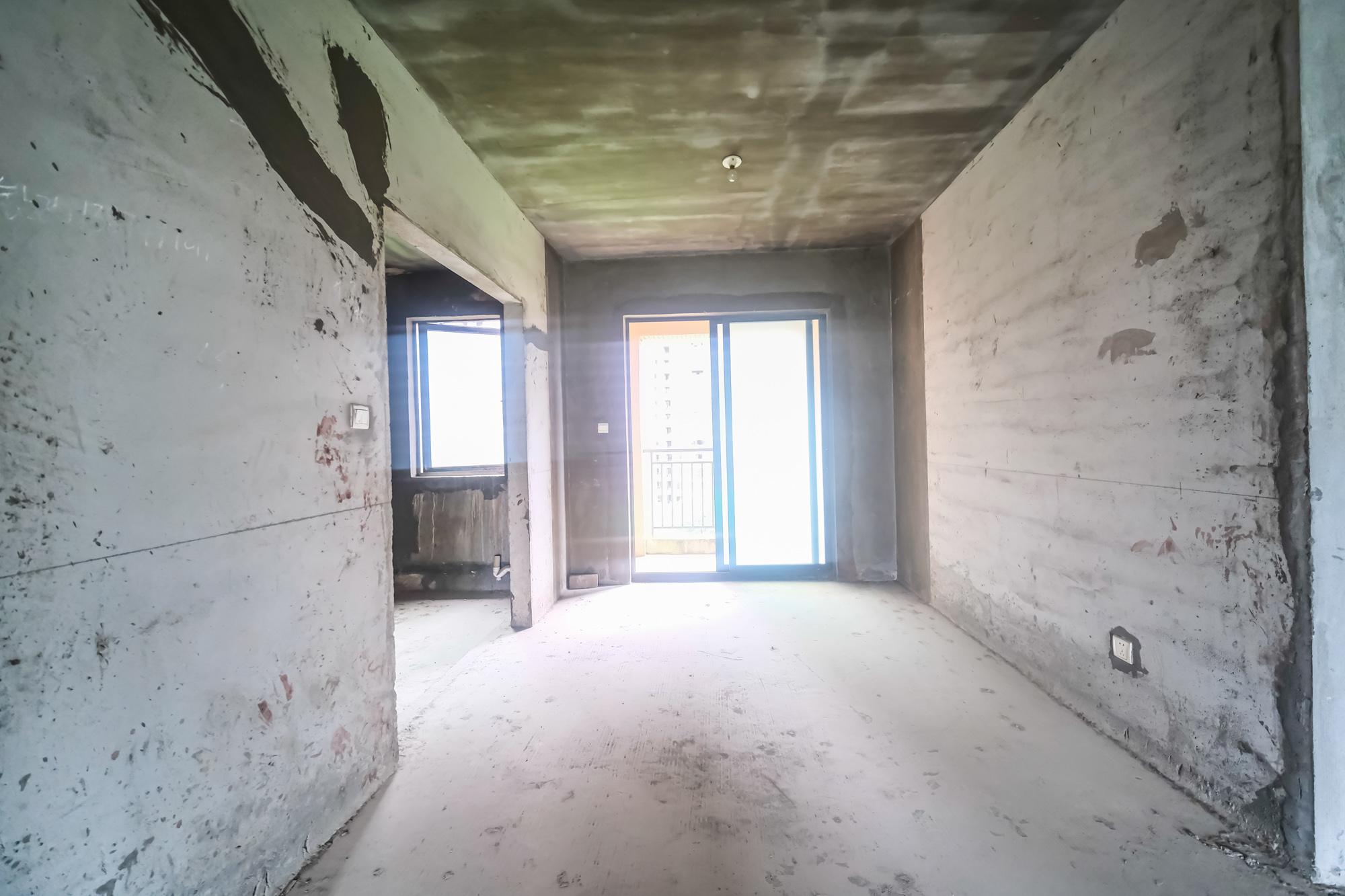 三一街区  4室2厅1卫    107.96万 三一街区  4室2厅1卫    107.96万客厅