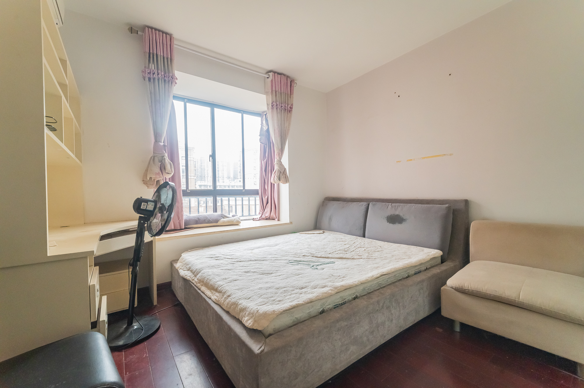 华润凤凰城一期  2室2厅1卫    56.0万卧室