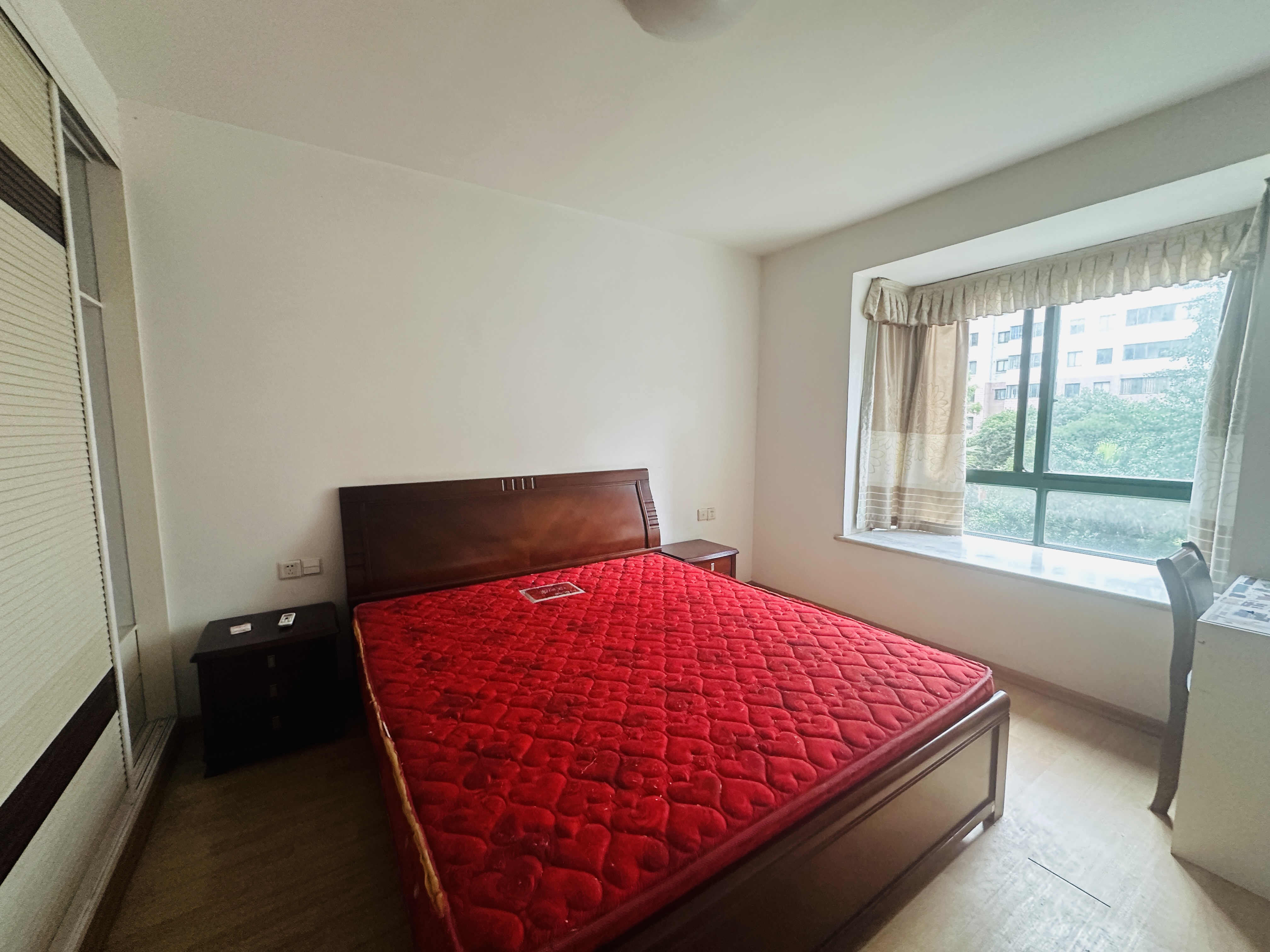 亲亲家园 4室2厅2卫 75.0万 亲亲家园 4室2厅2卫 75.0万室内图