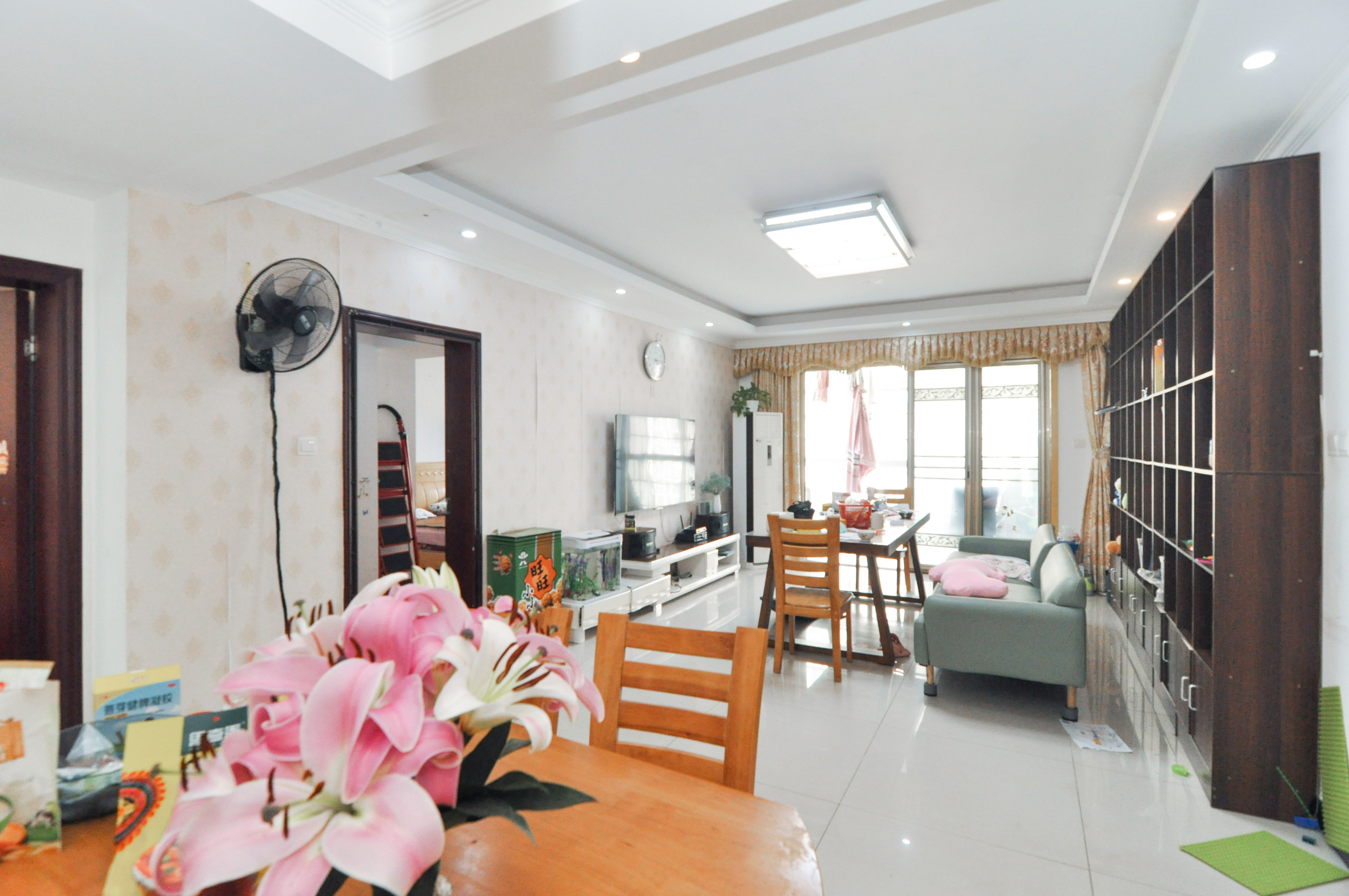 中房F联邦  3室2厅2卫    110.0万 中房F联邦  3室2厅2卫    110.0万客厅