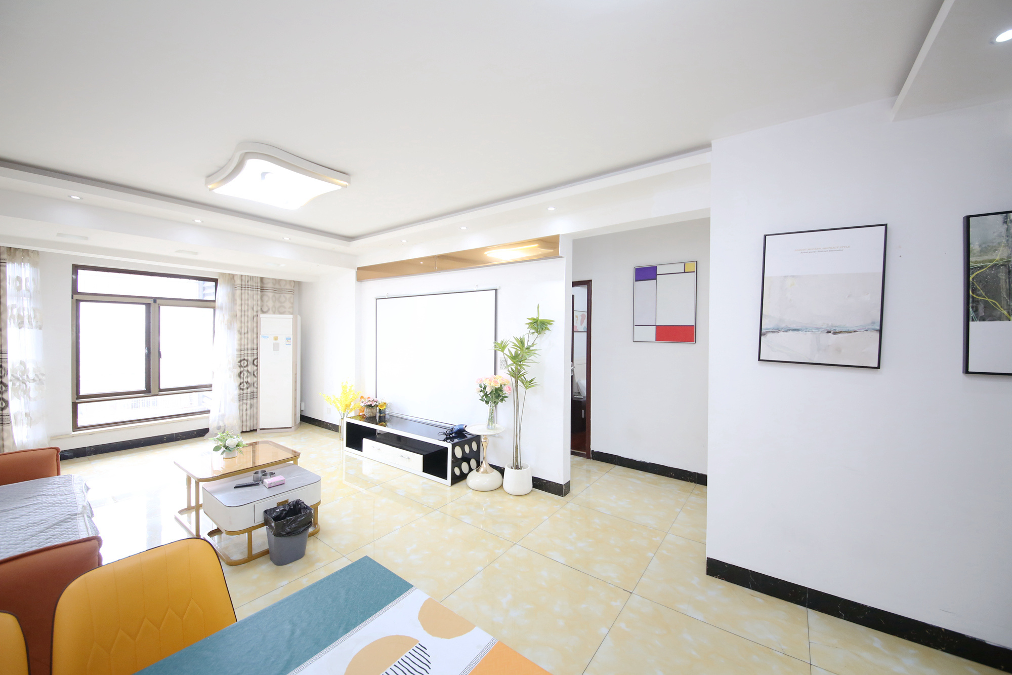 铂宫  3室2厅1卫   135.00万客厅