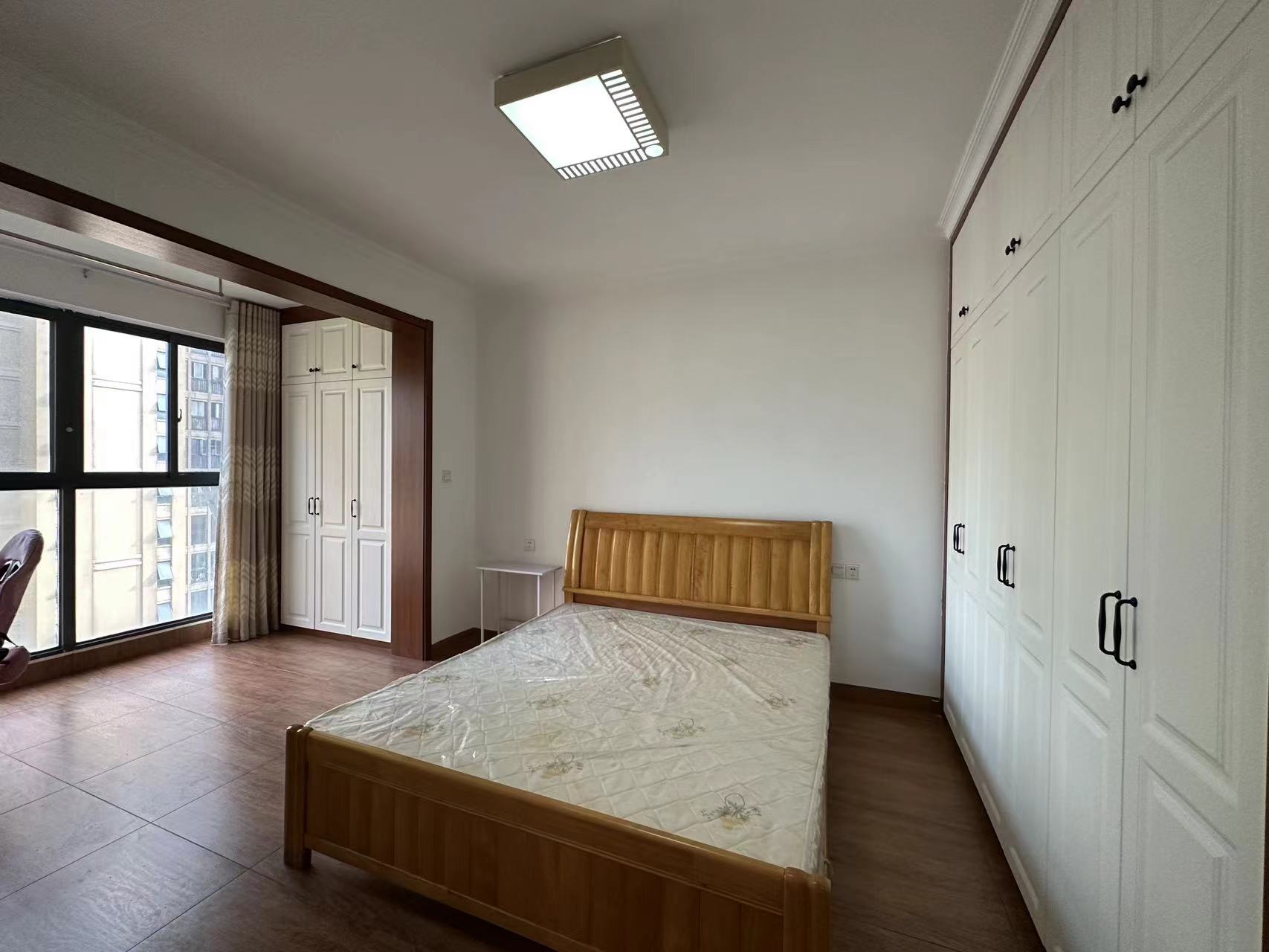 泰山公馆 3室2厅2卫 75.8万 泰山公馆 3室2厅2卫 75.8万室内图