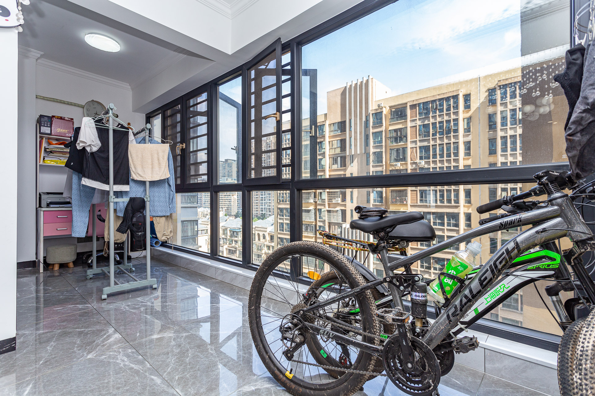 勤诚达新界 3室2厅1卫 128.0万 勤诚达新界 3室2厅1卫 128.0万阳台