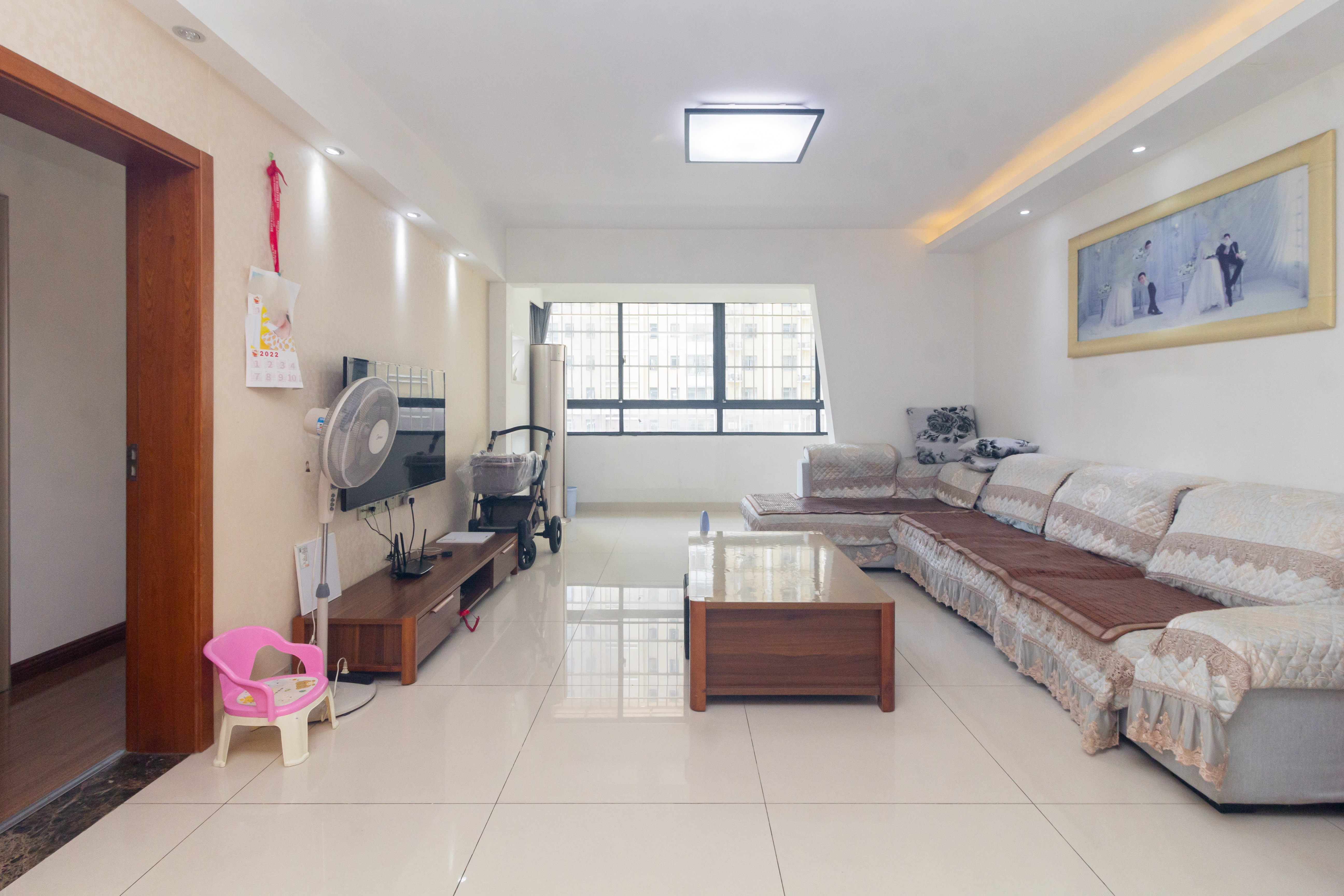 中国铁建国际城二期 4室2厅2卫 85.0万 中国铁建国际城二期 4室2厅2卫 85.0万客厅