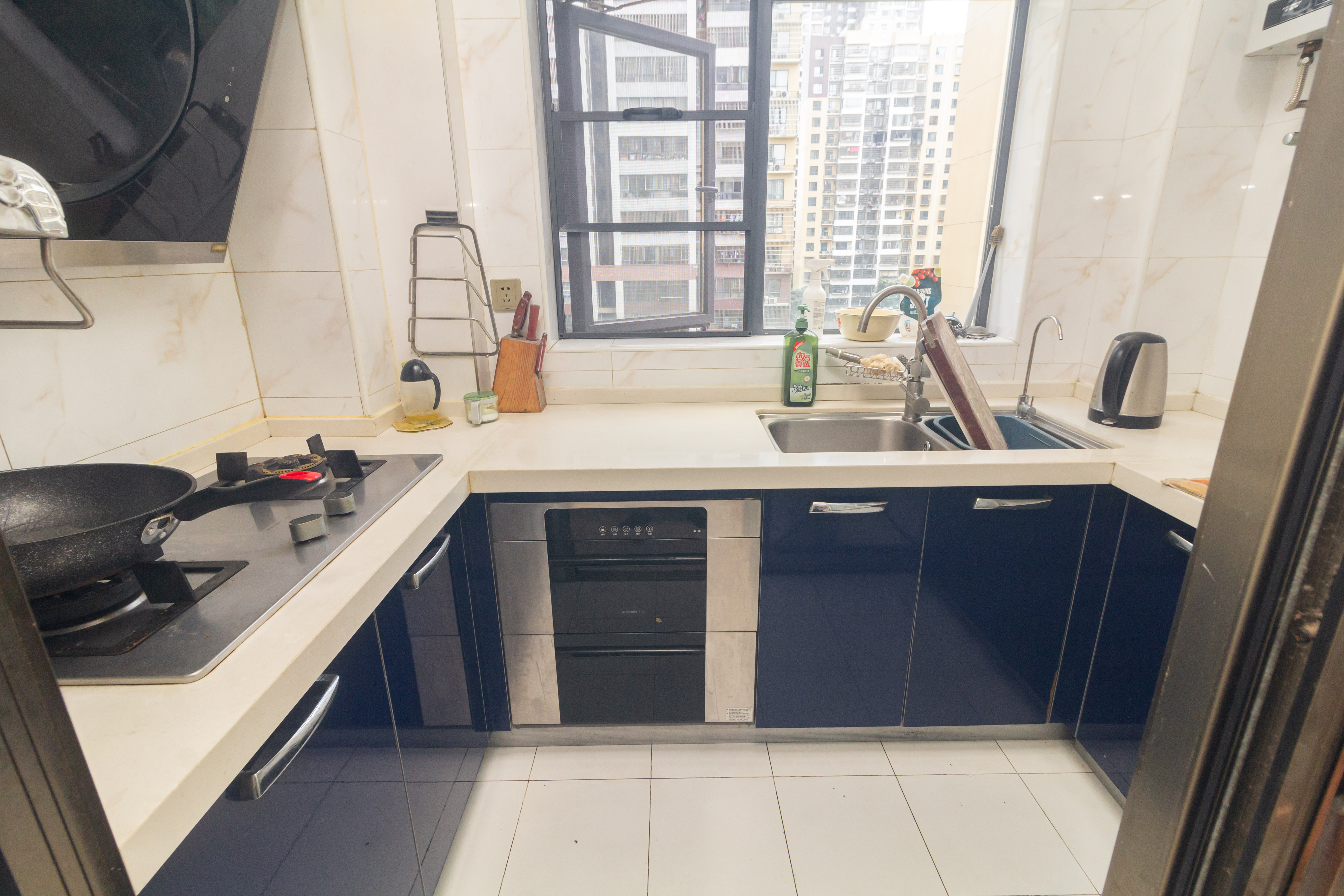 中国铁建国际城二期 4室2厅2卫 85.0万 中国铁建国际城二期 4室2厅2卫 85.0万厨房