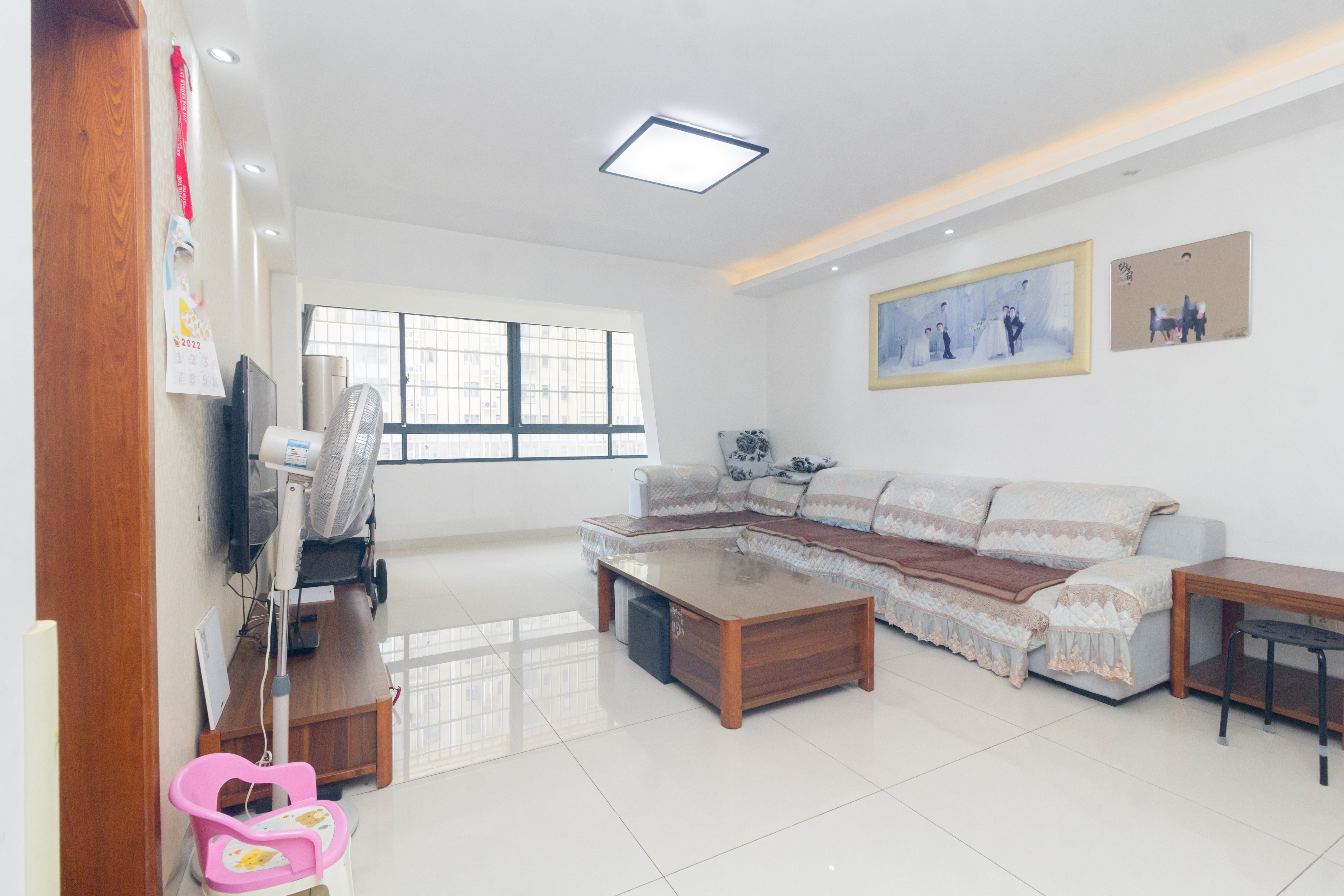 中国铁建国际城二期 4室2厅2卫 85.0万 中国铁建国际城二期 4室2厅2卫 85.0万客厅