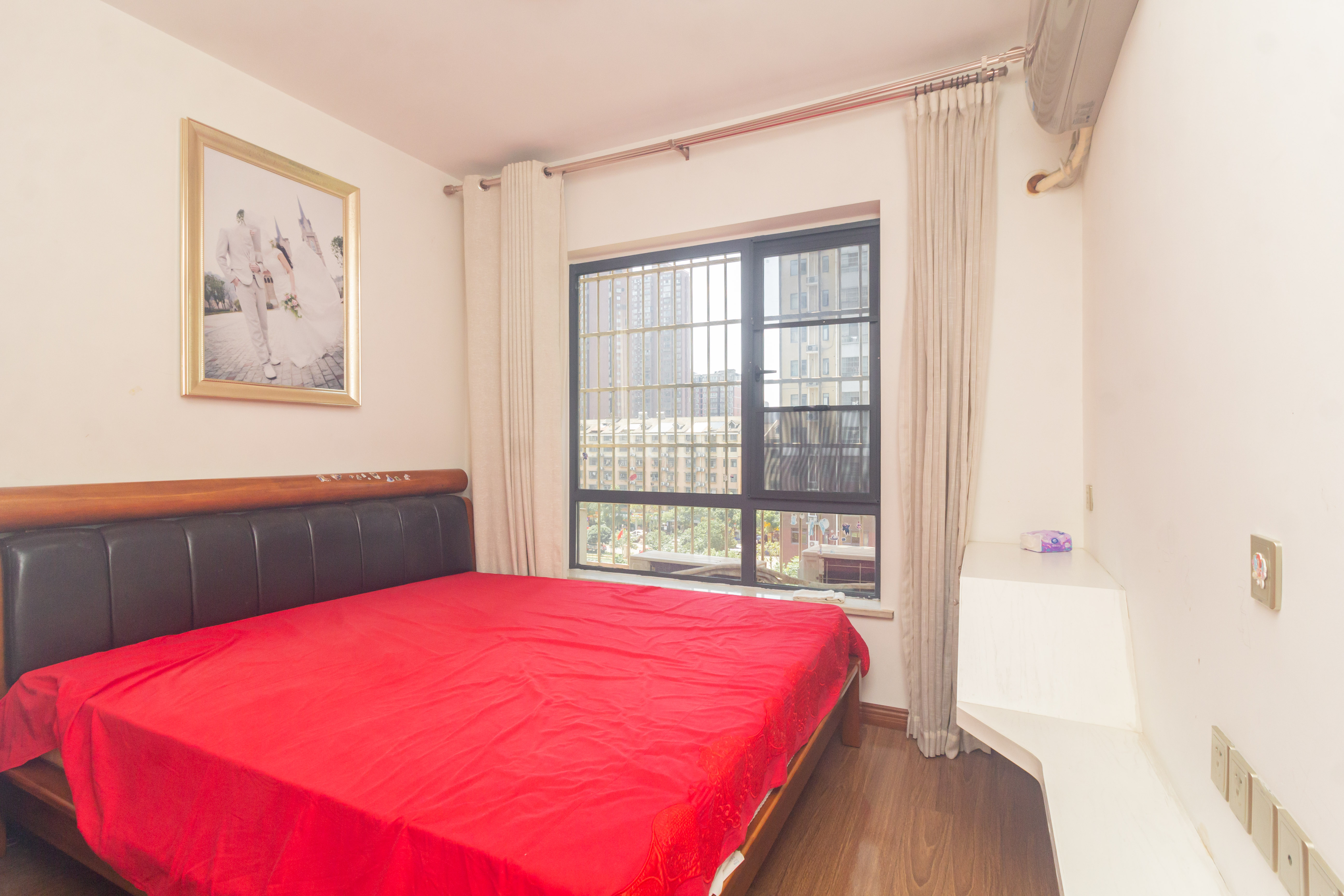 中国铁建国际城二期 4室2厅2卫 85.0万 中国铁建国际城二期 4室2厅2卫 85.0万卧室