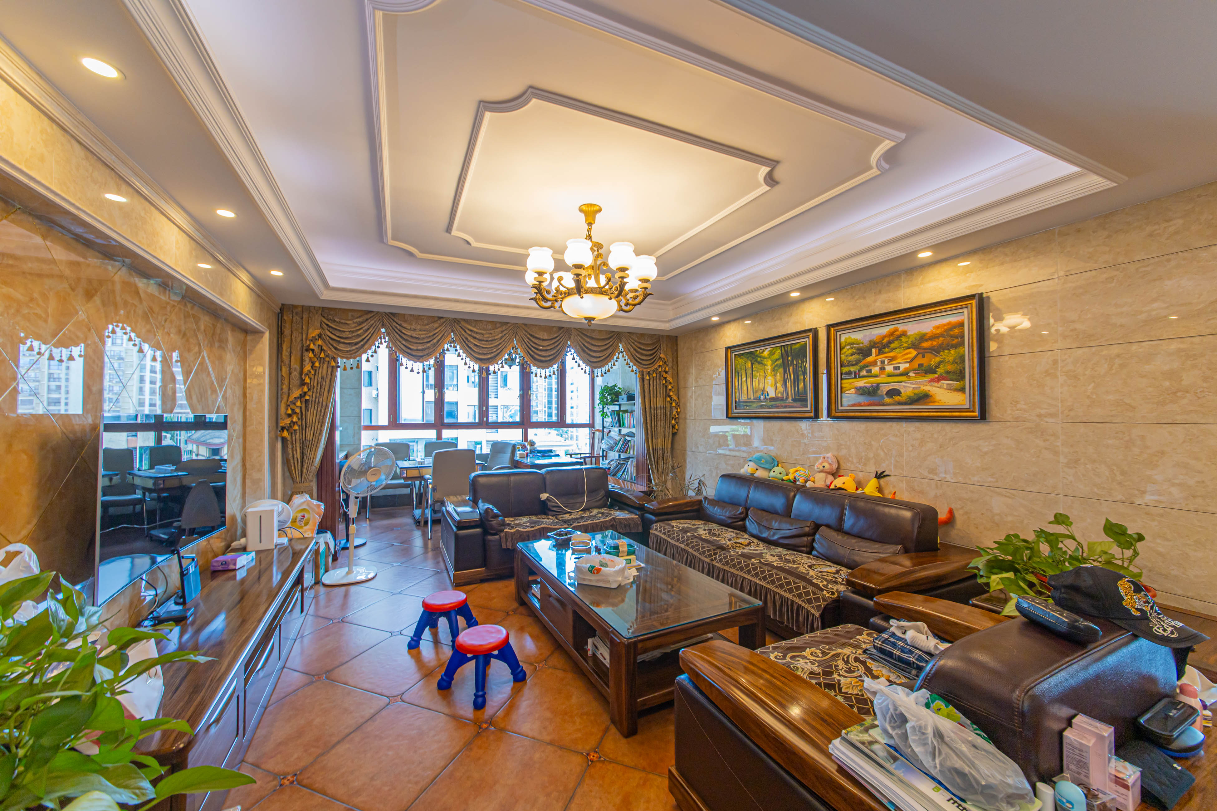 大唐印象一期云海湾 4室2厅2卫 238.8万 大唐印象一期云海湾 4室2厅2卫 238.8万客厅