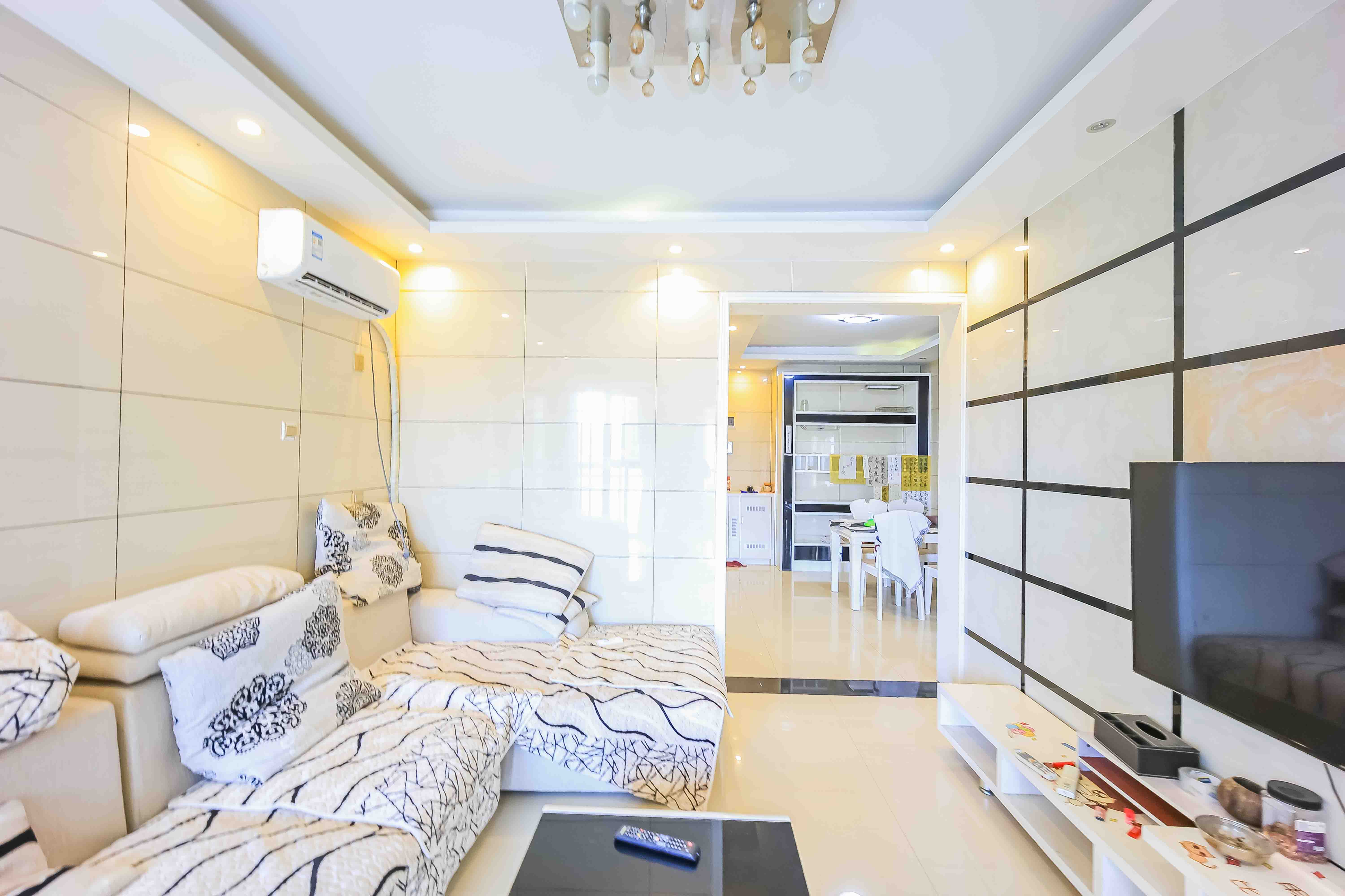 钱隆首府(福晟御园)  2室2厅1卫    99.0万 钱隆首府(福晟御园)  2室2厅1卫    99.0万