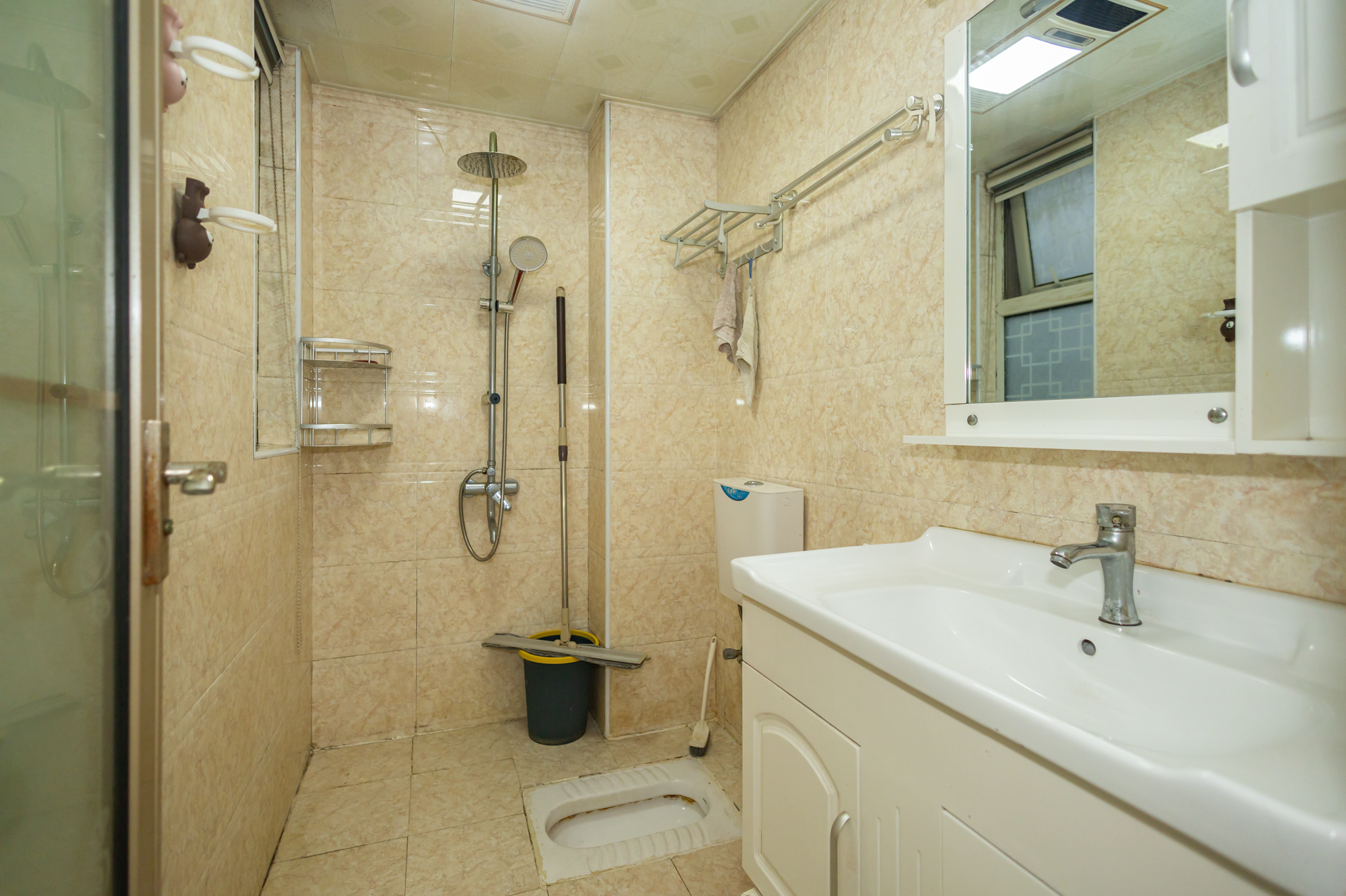 金科时代中心 1室0厅0卫 61.8万 金科时代中心 1室0厅0卫 61.8万卫生间