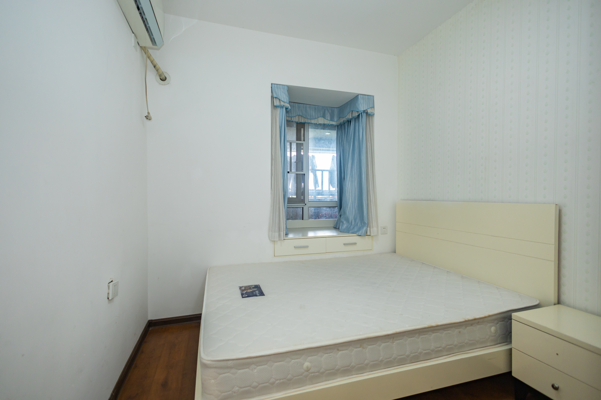 金科时代中心 1室0厅0卫 61.8万 金科时代中心 1室0厅0卫 61.8万卧室