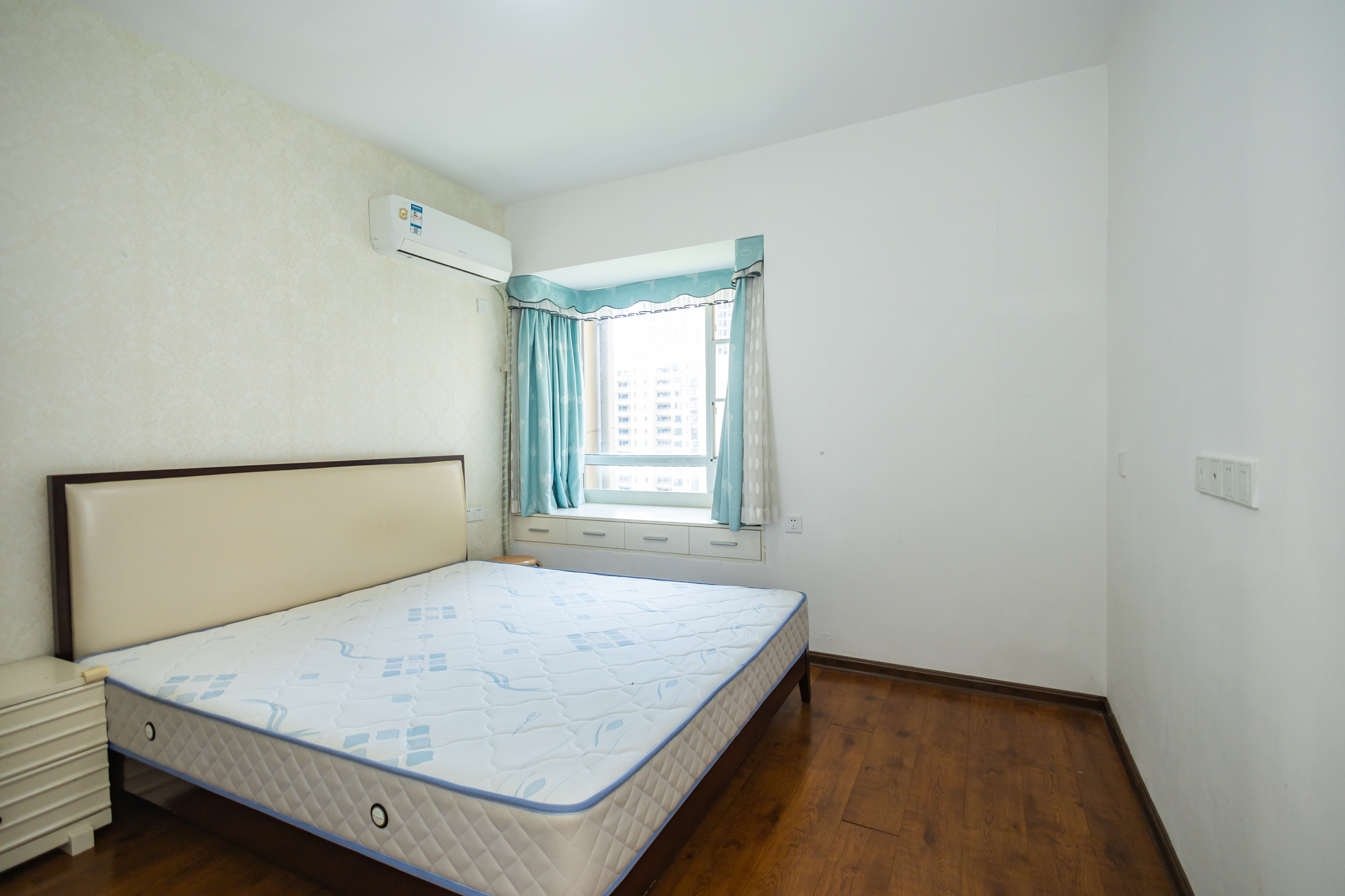 金科时代中心 1室0厅0卫 61.8万 金科时代中心 1室0厅0卫 61.8万卧室