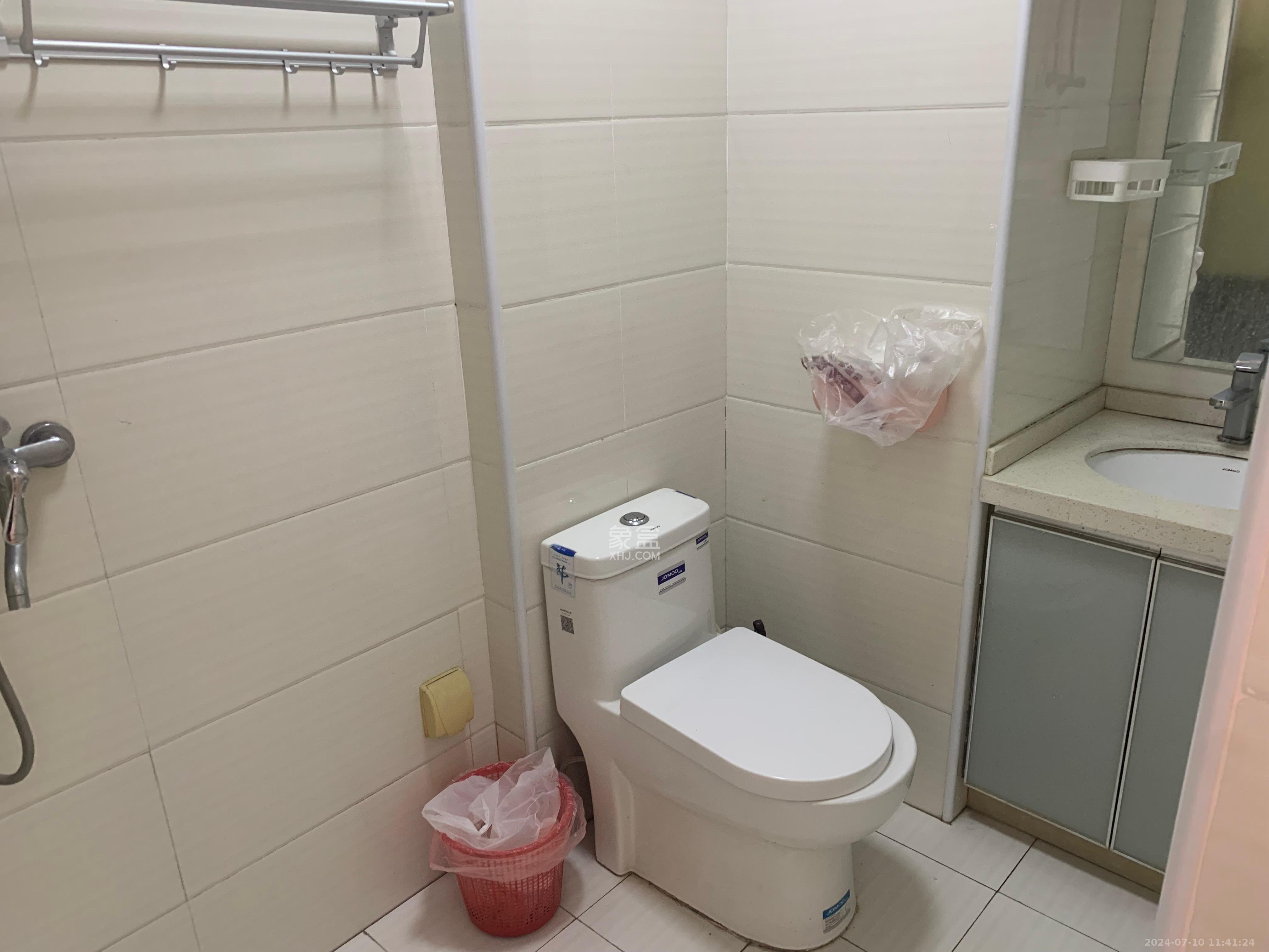 华侨假日中心（晟华苑）  1室1厅1卫   1600.00元/月室内图