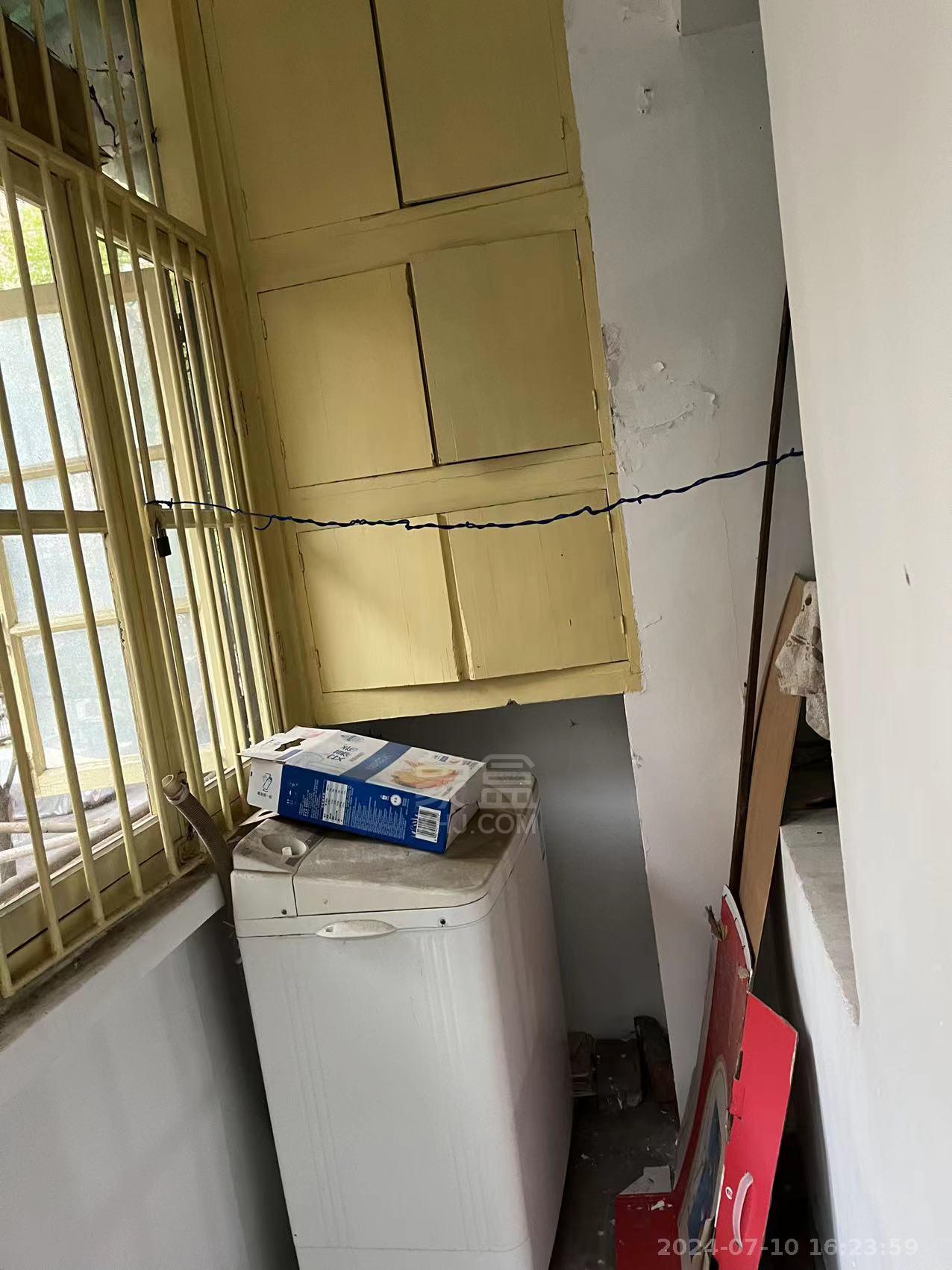 建宁新村  3室1厅1卫   700.00元/月室内图