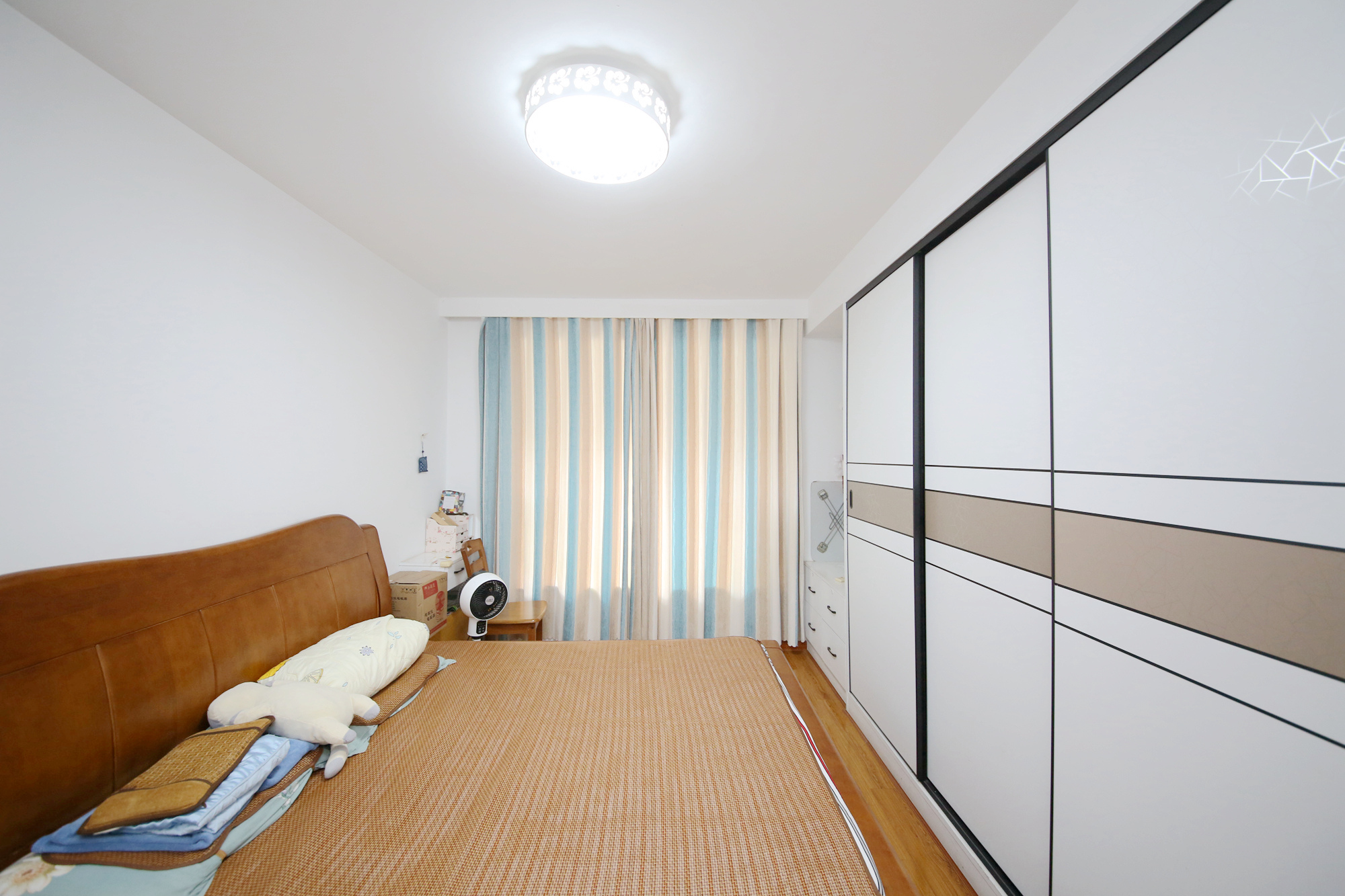 泰时三湘金地  3室1厅1卫   65.00万客厅