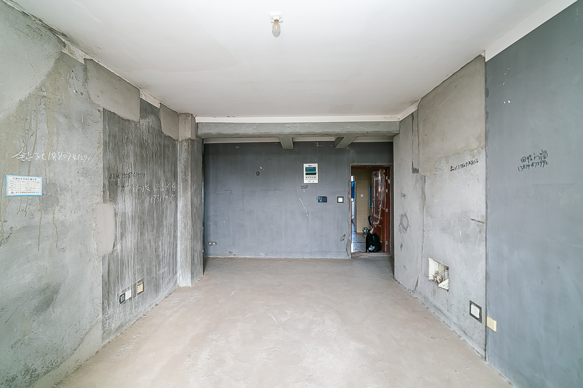 锦天金岸雅苑  3室2厅1卫    112.0万 锦天金岸雅苑  3室2厅1卫    112.0万客厅