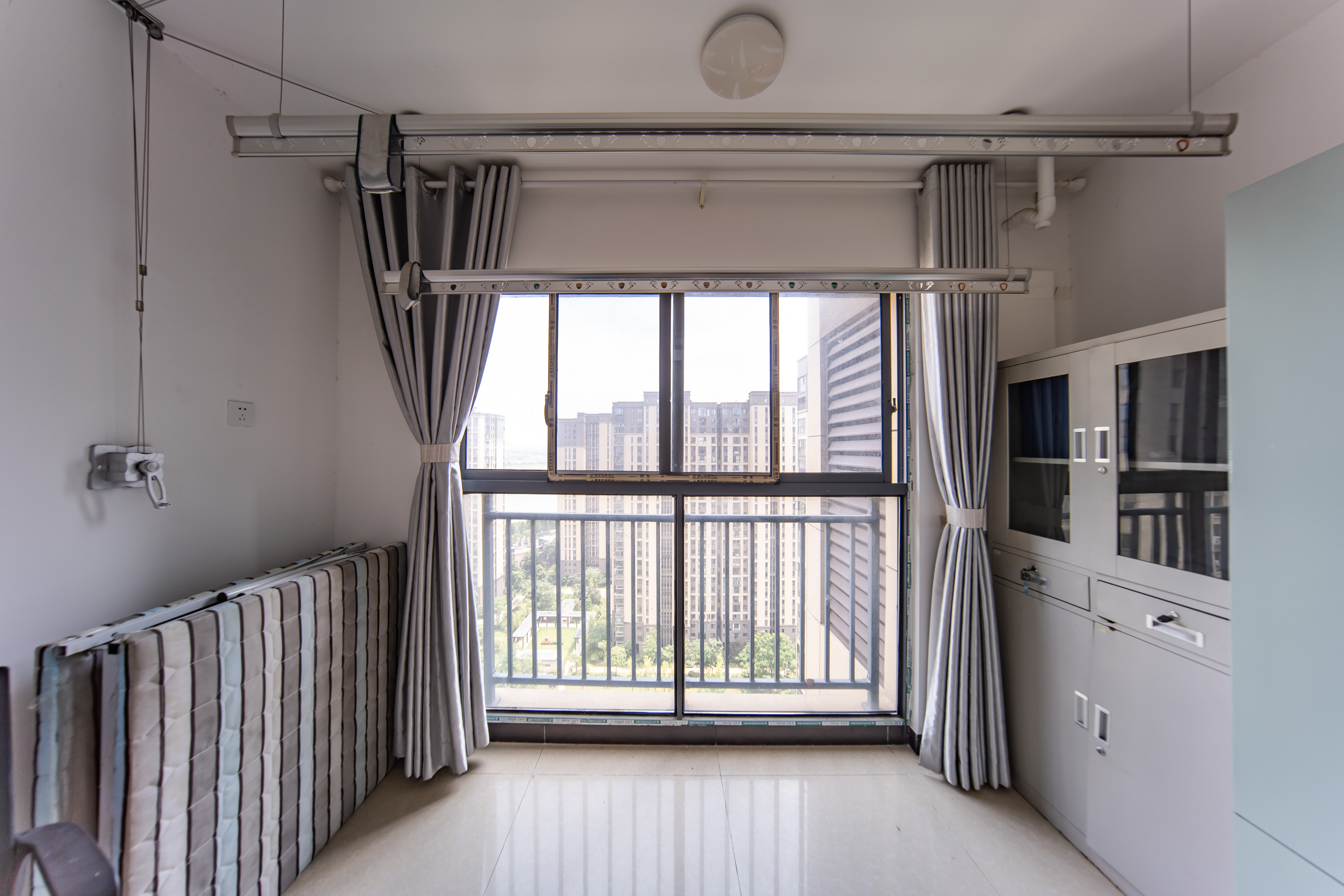 湘熙水郡(观澜海赋家园) 3室1厅1卫 95.0万 湘熙水郡(观澜海赋家园) 3室1厅1卫 95.0万阳台