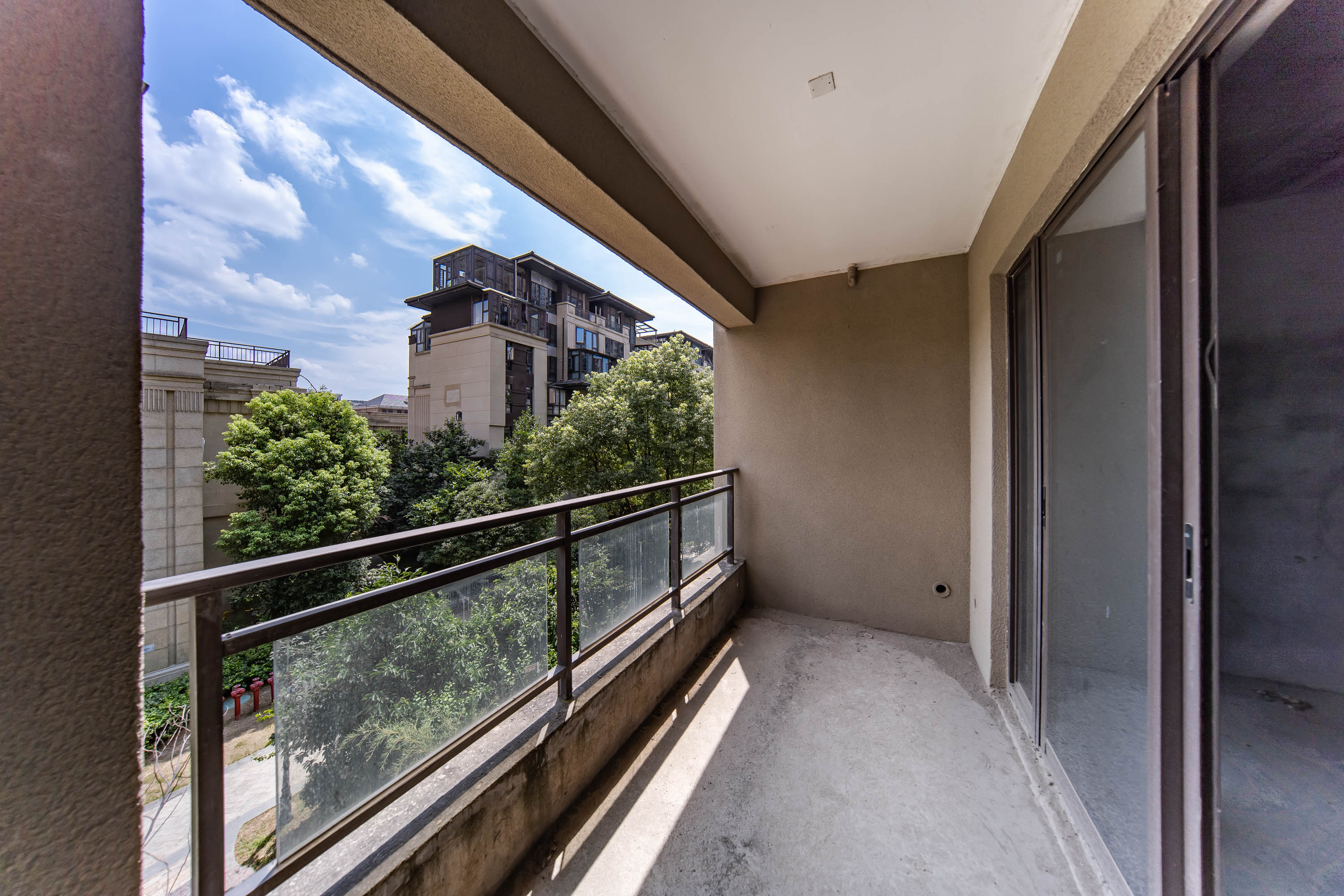 洋湖18克拉(旷远洋湖18克拉)  4室2厅1卫    248.0万 洋湖18克拉(旷远洋湖18克拉)  4室2厅1卫    248.0万阳台