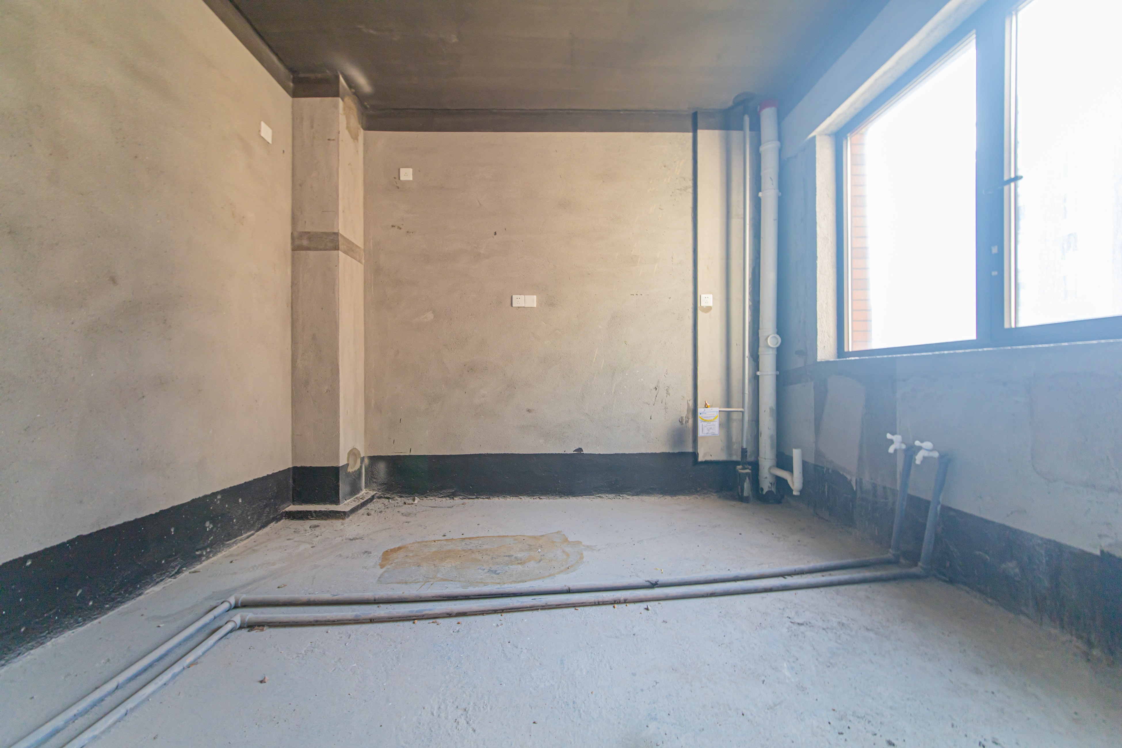 鑫远紫樾香山一期  5室2厅2卫    385.0万 鑫远紫樾香山一期  5室2厅2卫    385.0万厨房