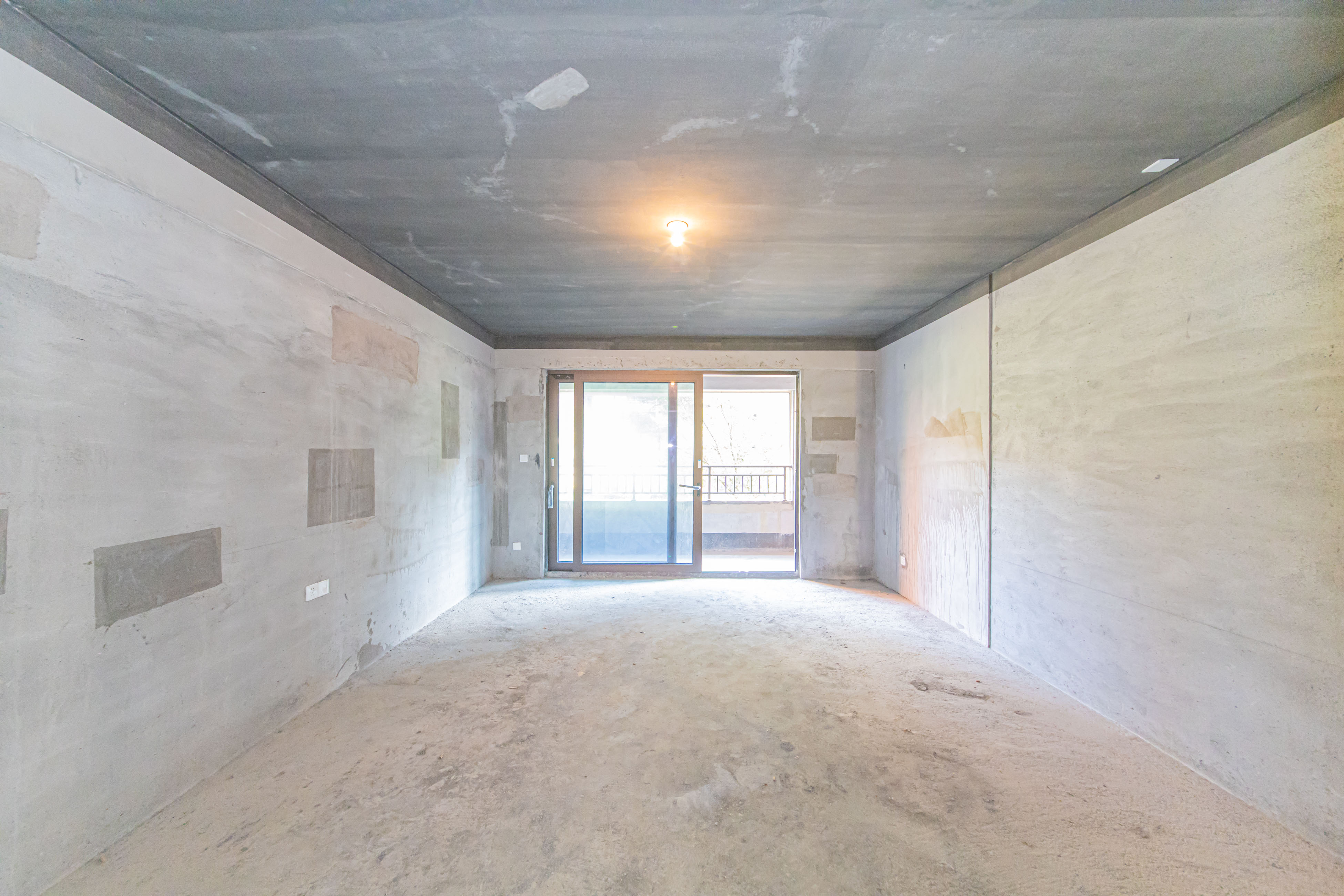 鑫远紫樾香山一期  5室2厅2卫    385.0万 鑫远紫樾香山一期  5室2厅2卫    385.0万客厅