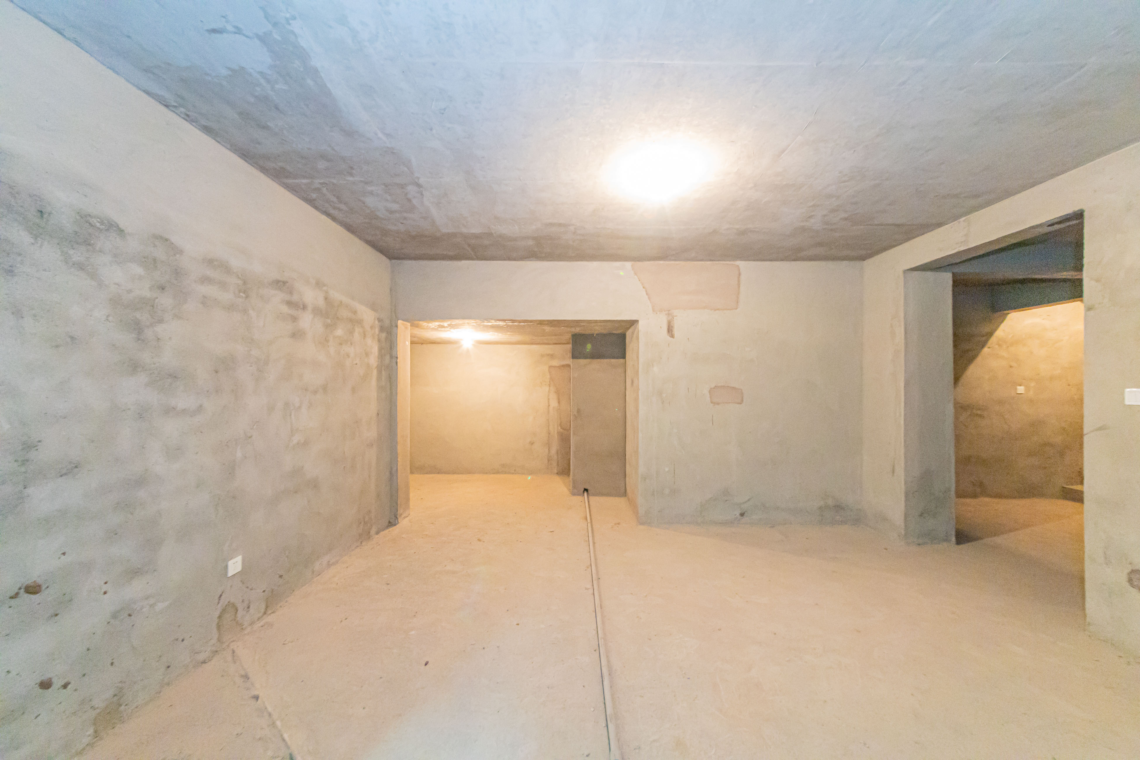 鑫远紫樾香山一期  5室2厅2卫    385.0万 鑫远紫樾香山一期  5室2厅2卫    385.0万其他