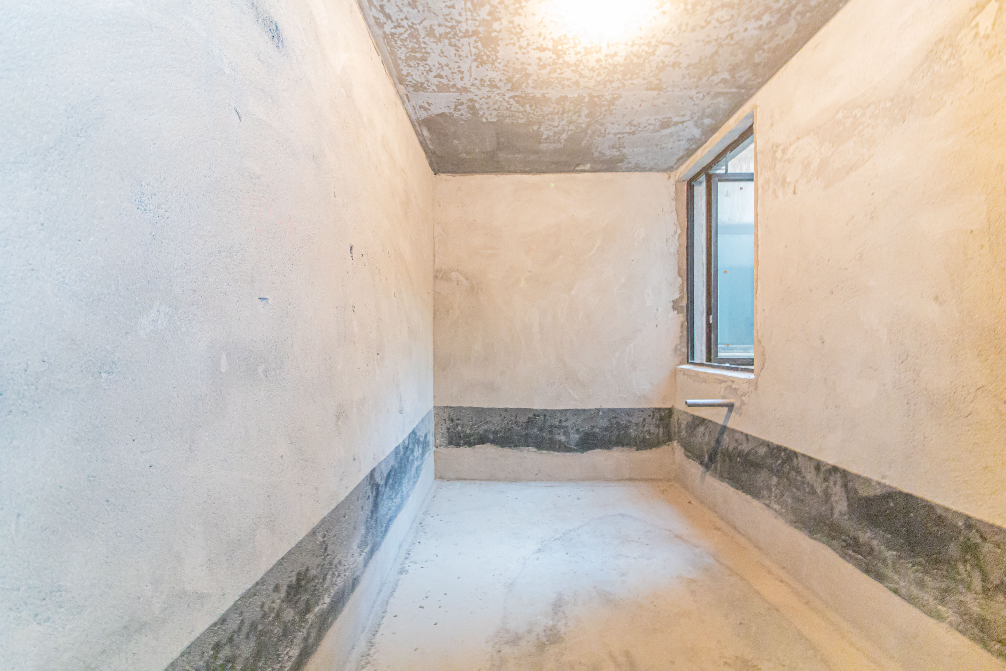 鑫远紫樾香山一期  5室2厅2卫    385.0万 鑫远紫樾香山一期  5室2厅2卫    385.0万卫生间