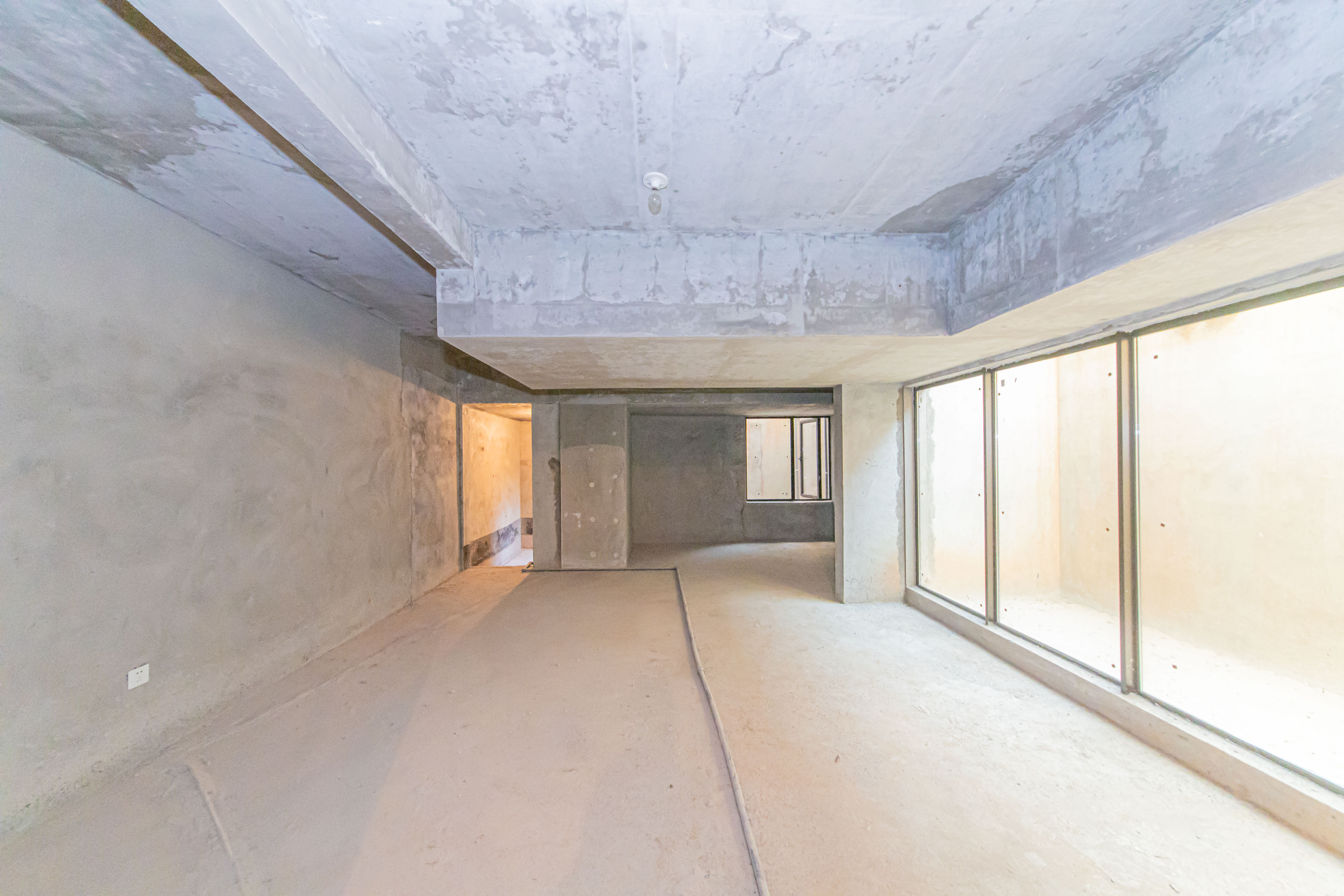 鑫远紫樾香山一期  5室2厅2卫    385.0万 鑫远紫樾香山一期  5室2厅2卫    385.0万卧室