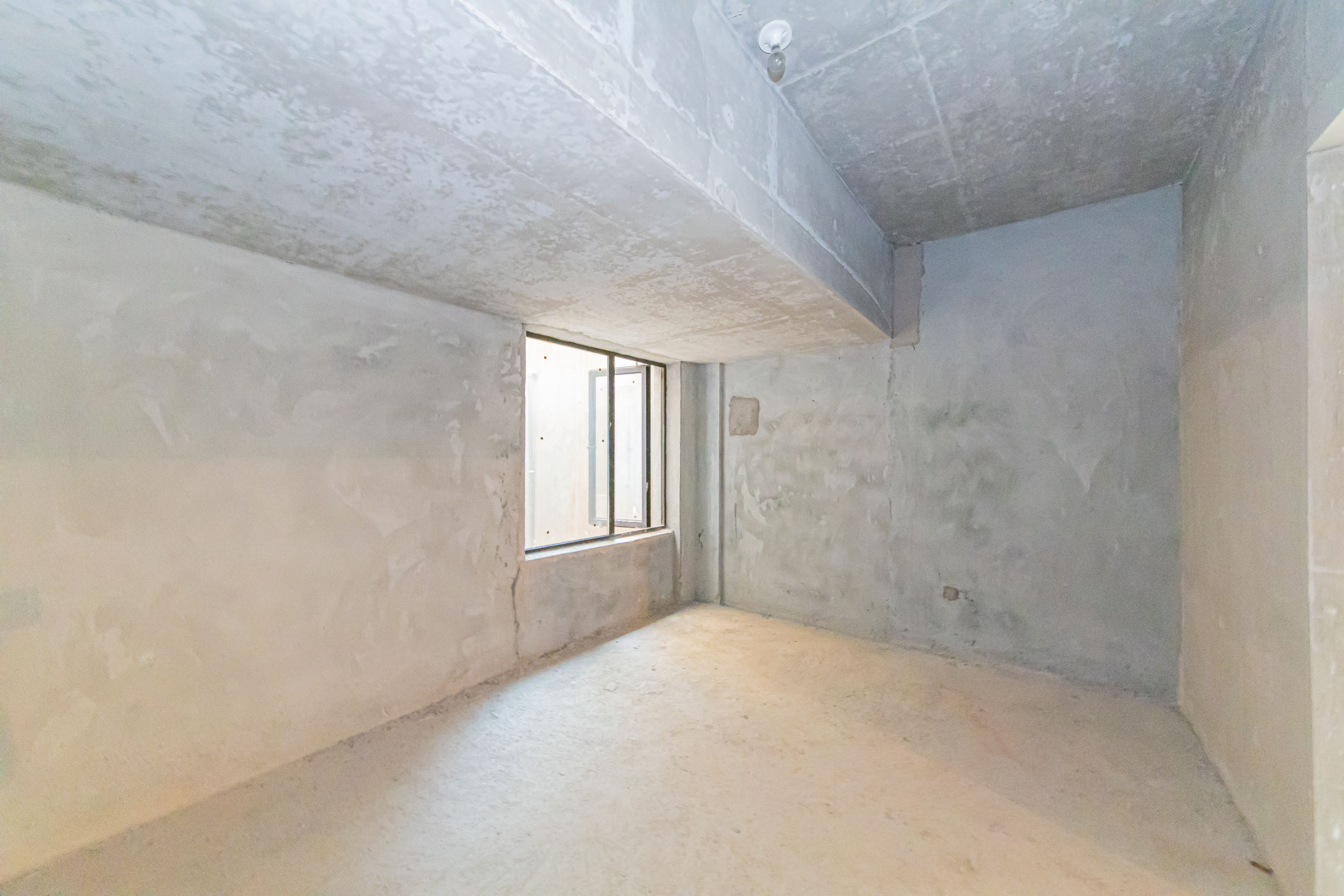 鑫远紫樾香山一期  5室2厅2卫    385.0万 鑫远紫樾香山一期  5室2厅2卫    385.0万卧室