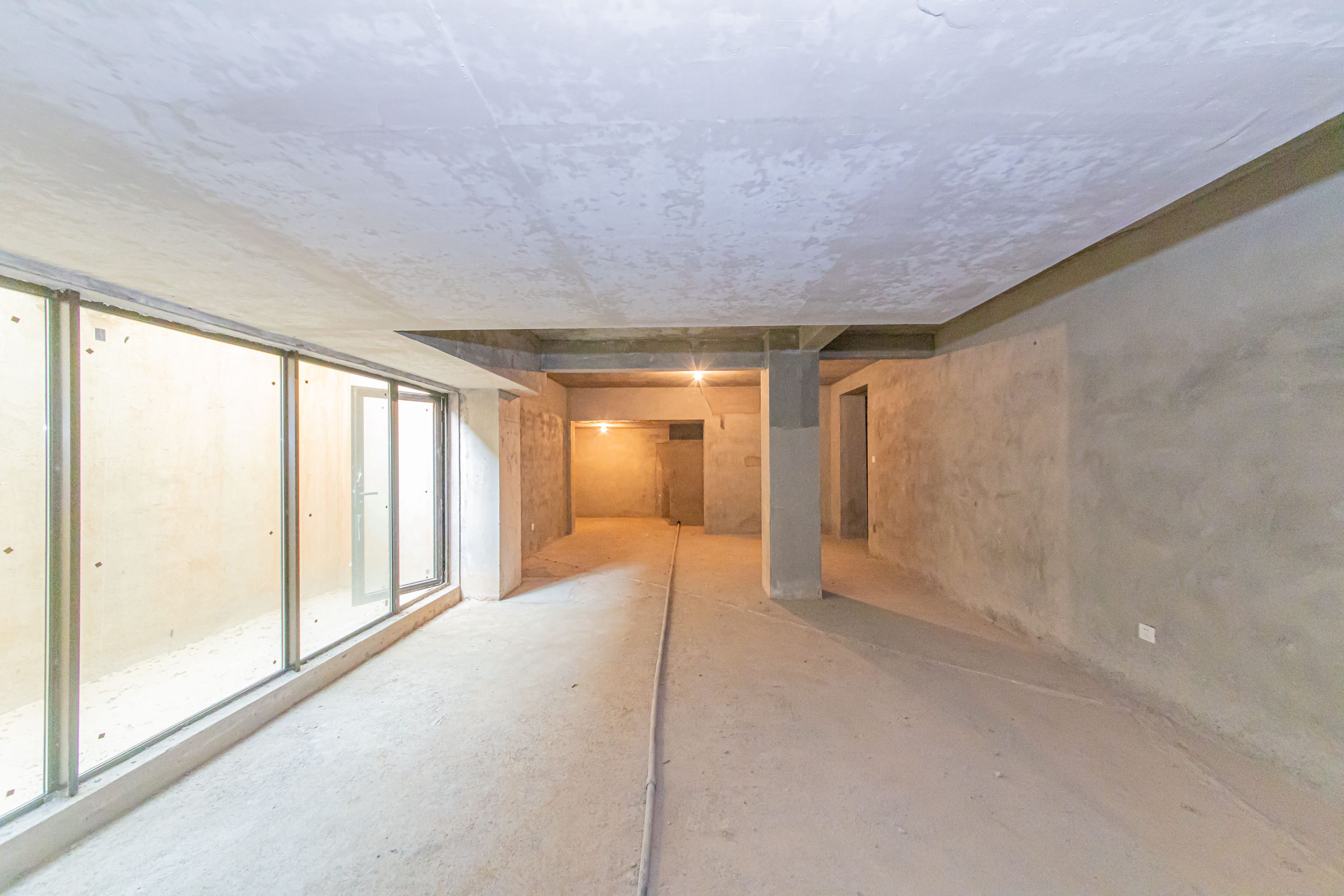 鑫远紫樾香山一期  5室2厅2卫    385.0万 鑫远紫樾香山一期  5室2厅2卫    385.0万卧室