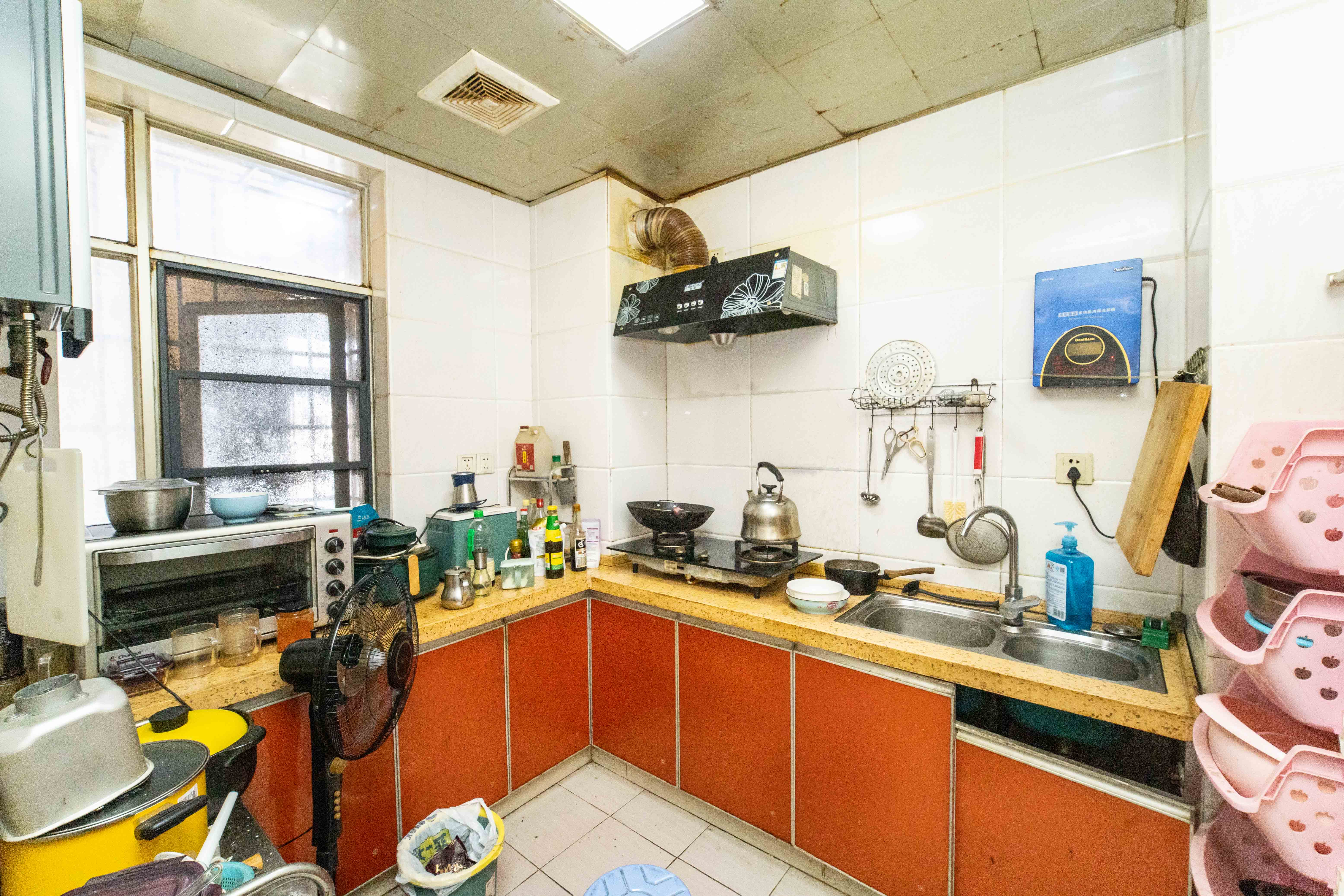 雄踞都市东家 2室2厅1卫 55.0万 雄踞都市东家 2室2厅1卫 55.0万厨房