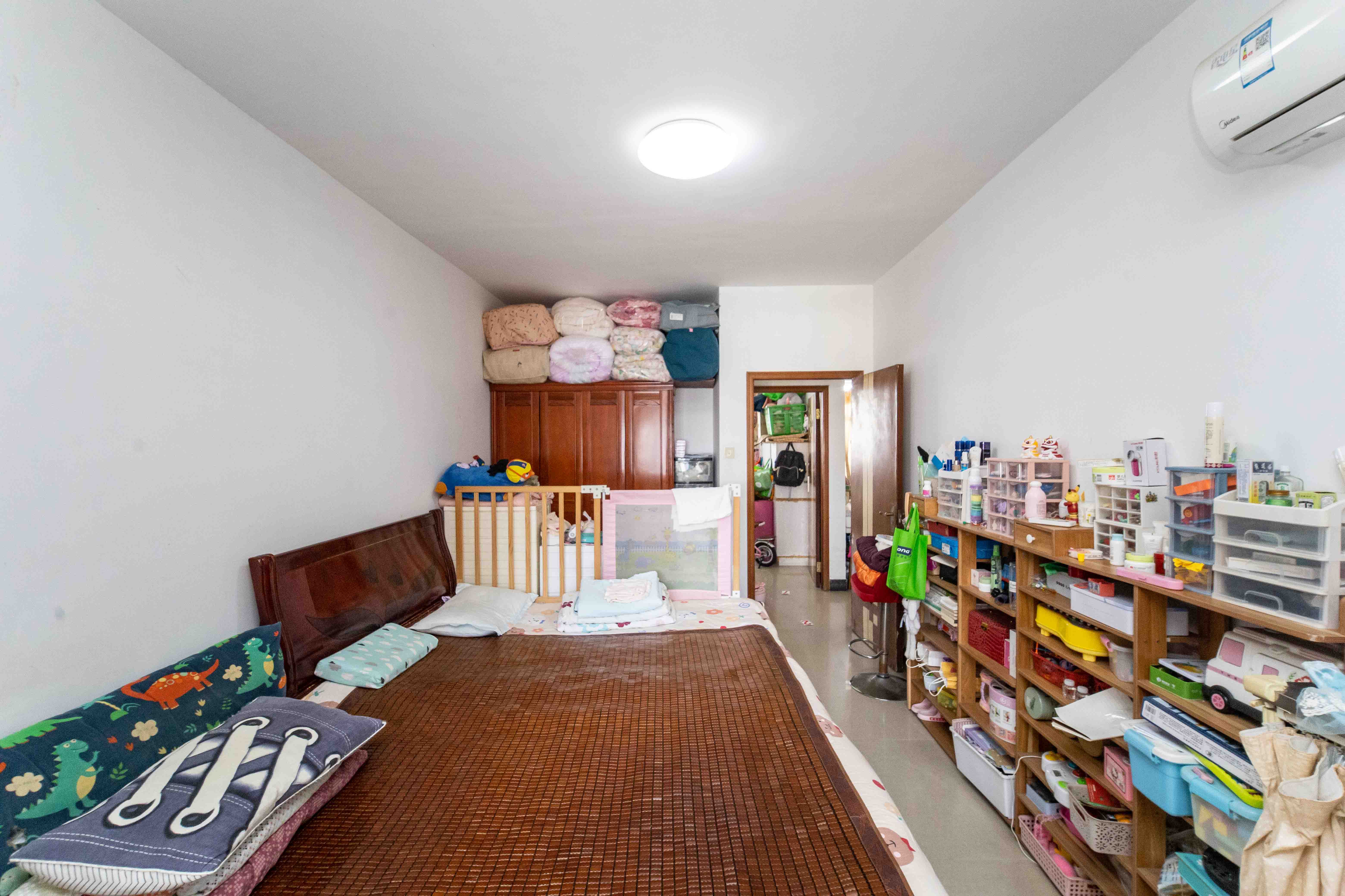 雄踞都市东家 2室2厅1卫 55.0万 雄踞都市东家 2室2厅1卫 55.0万卧室