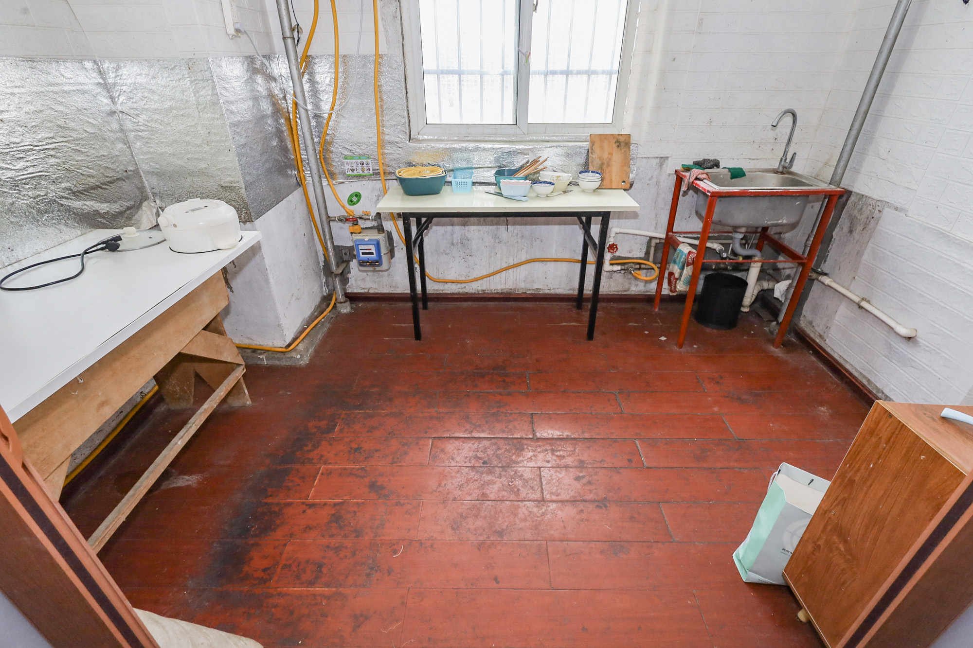 德润园  4室2厅2卫    135.0万厨房