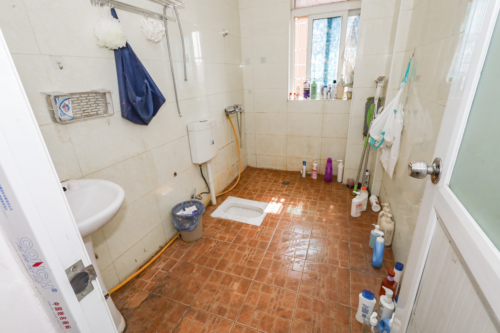 德润园  4室2厅2卫    135.0万卫生间