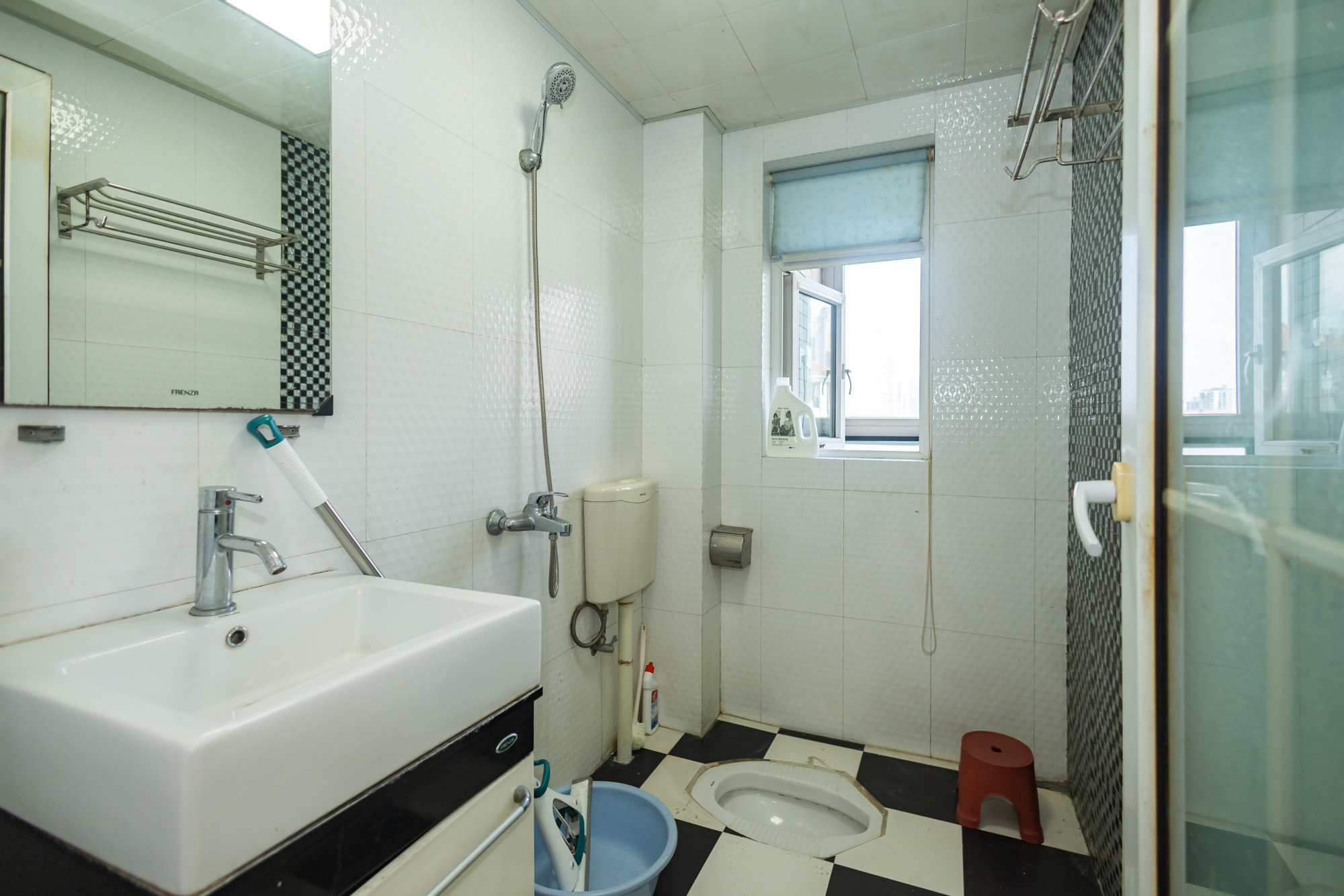 未来现代城 3室2厅1卫 90.0万 未来现代城 3室2厅1卫 90.0万卫生间