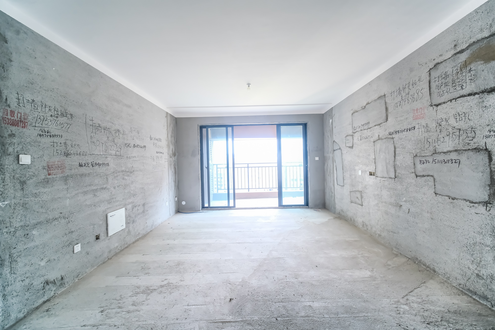 荣盛城  3室2厅2卫    90.0万 荣盛城  3室2厅2卫    90.0万客厅